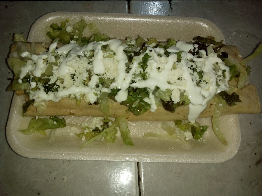 Loncheria "Los Humos" image 8