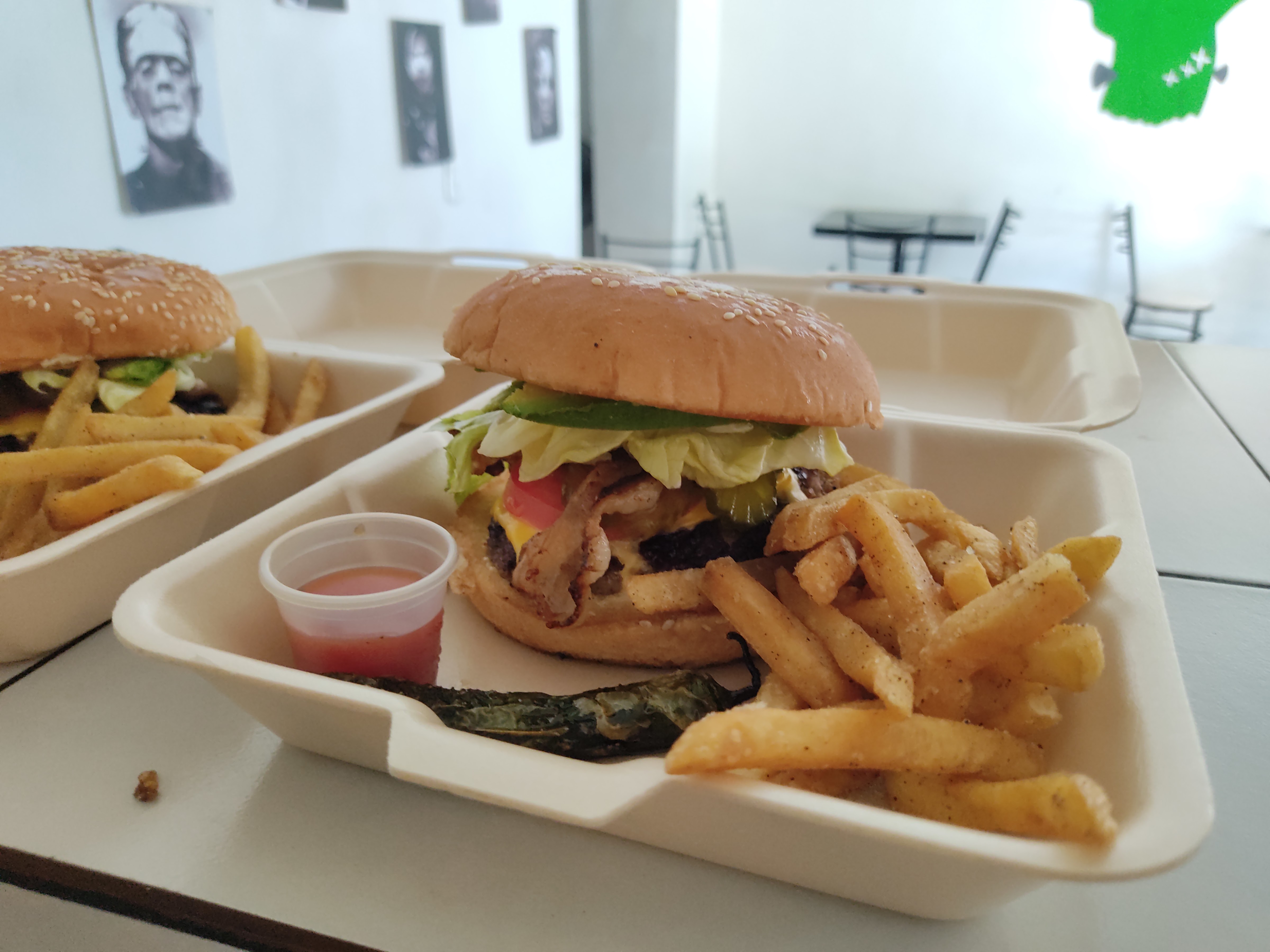 Monstruo burguesas image 5