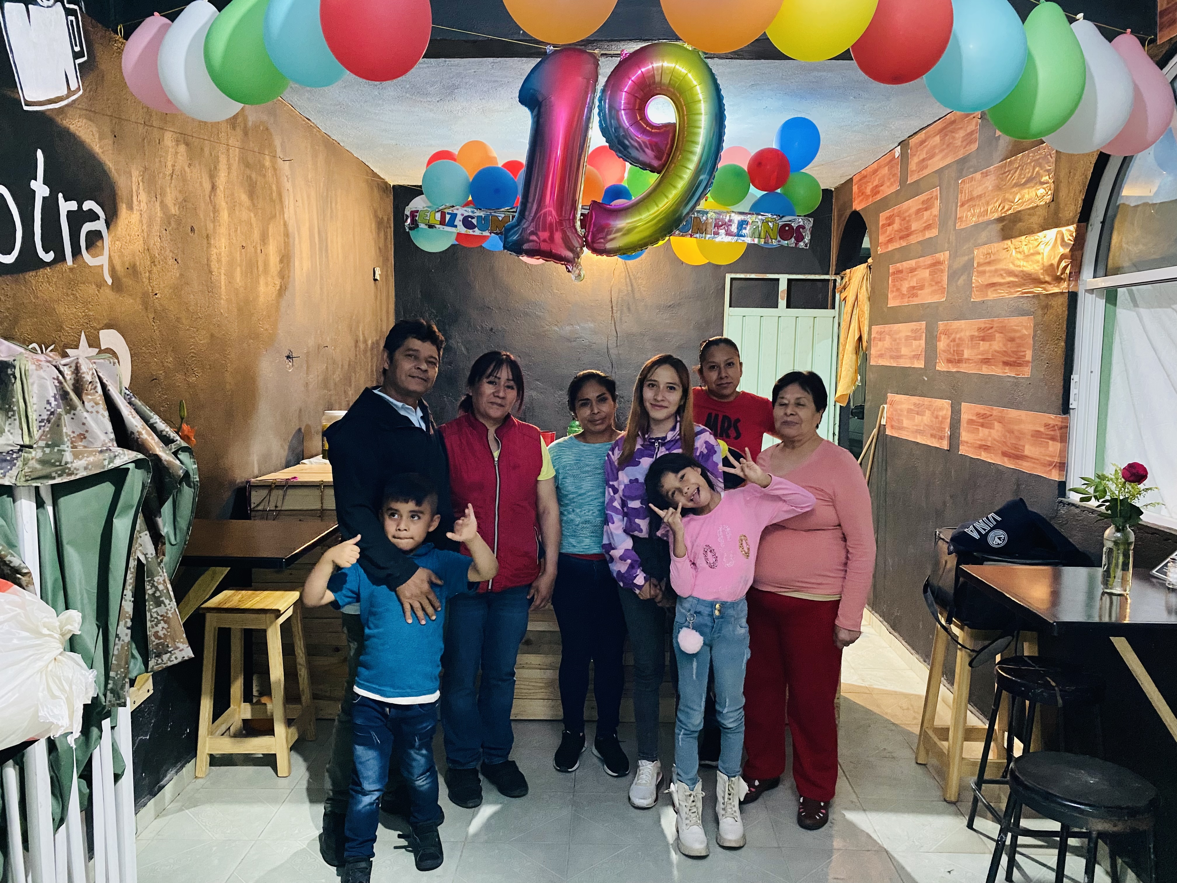 A falta de amor otra hamburguesa por favor image 3