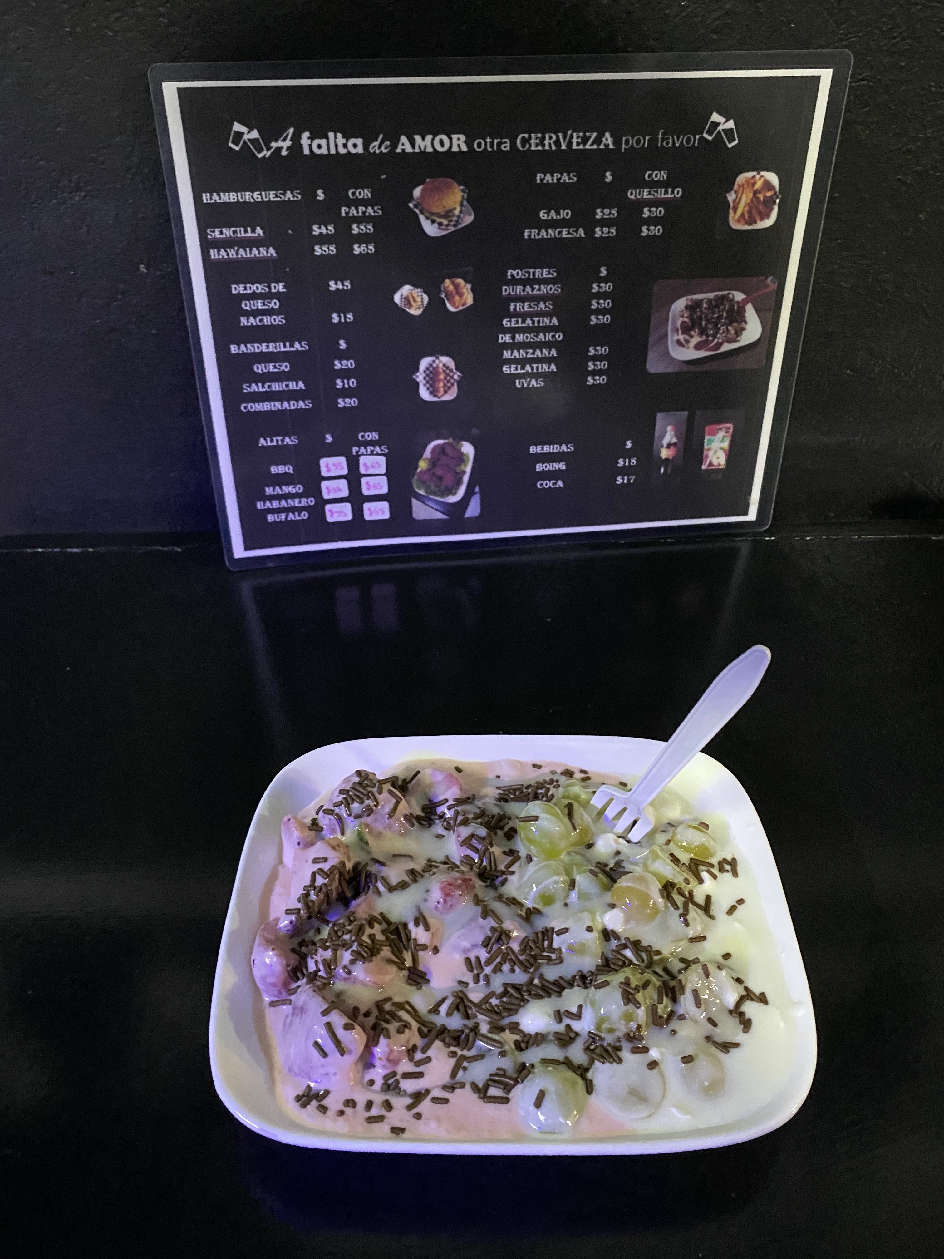 A falta de amor otra hamburguesa por favor image 5