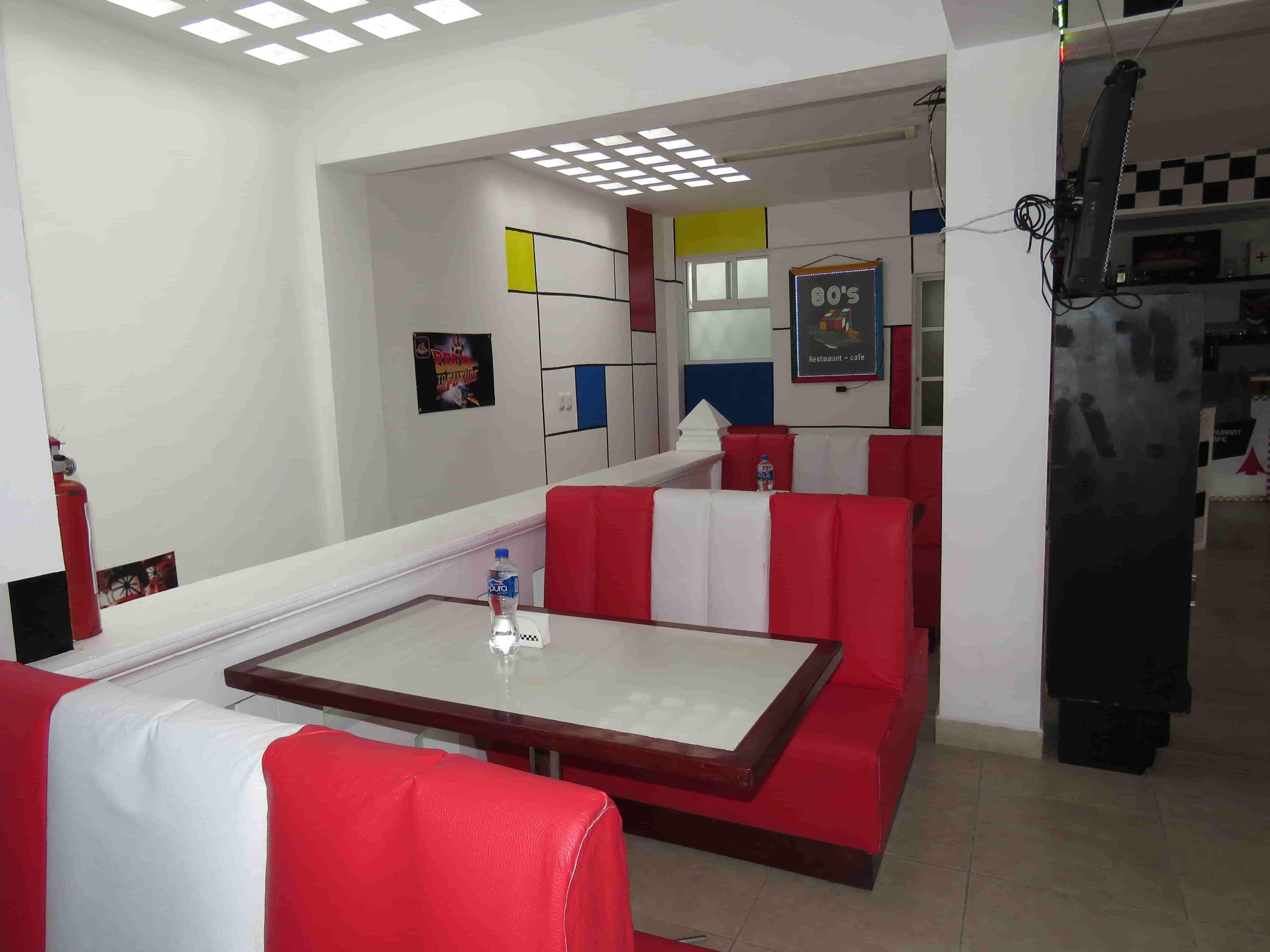 Restaurante 80s image 1