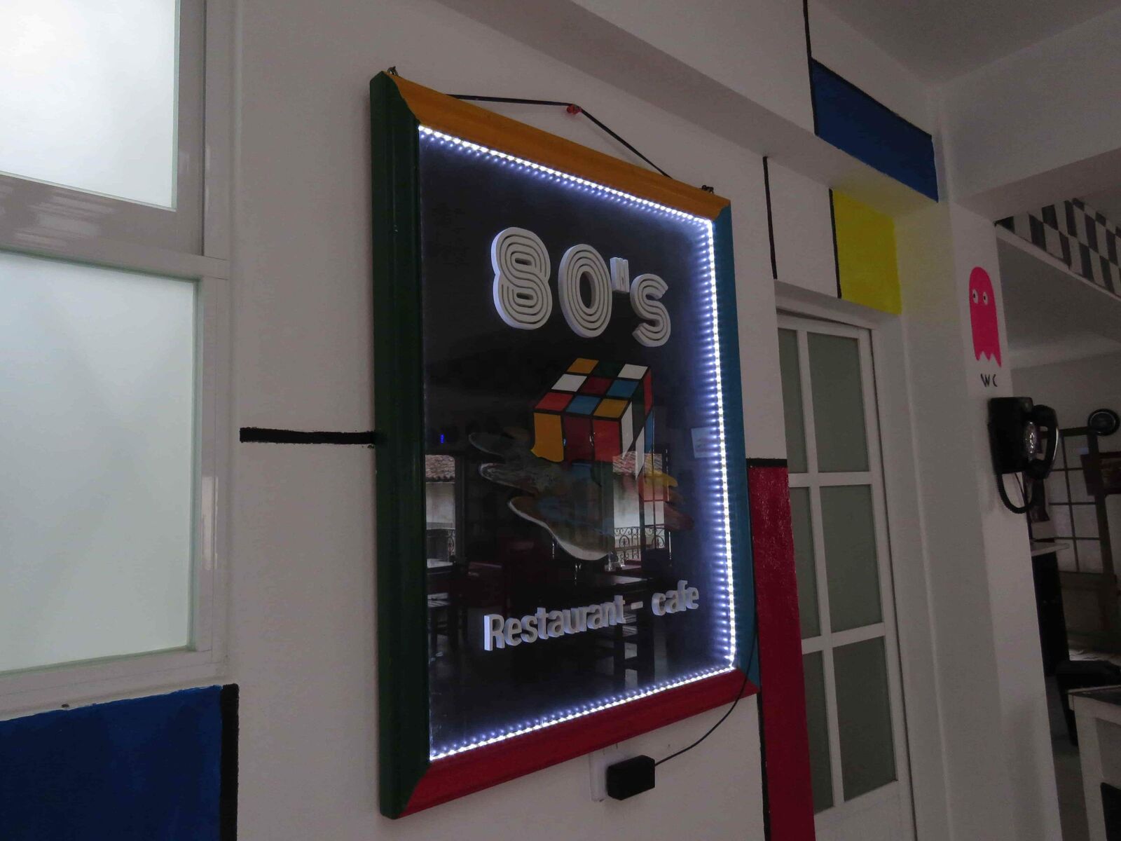 Restaurante 80s image 3