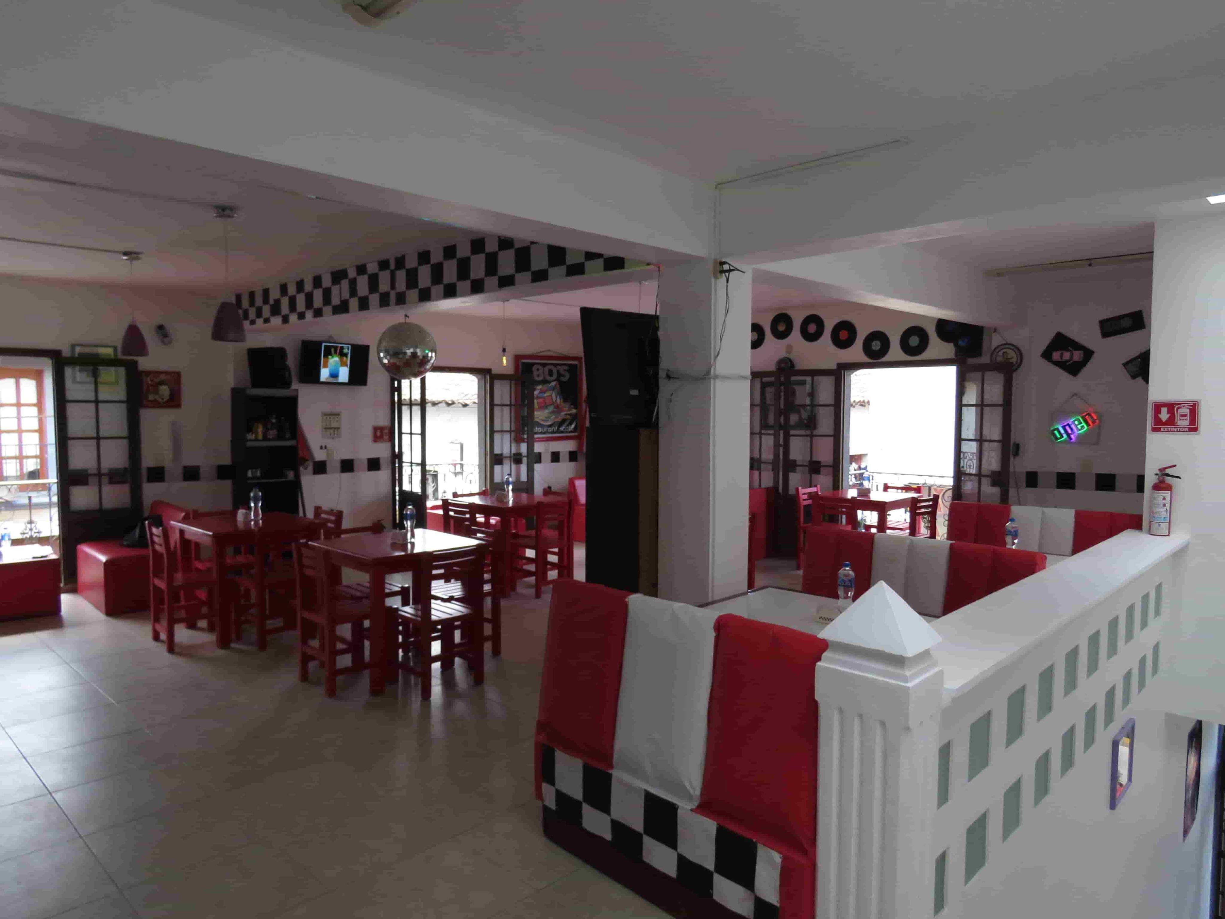 Restaurante 80s image 4