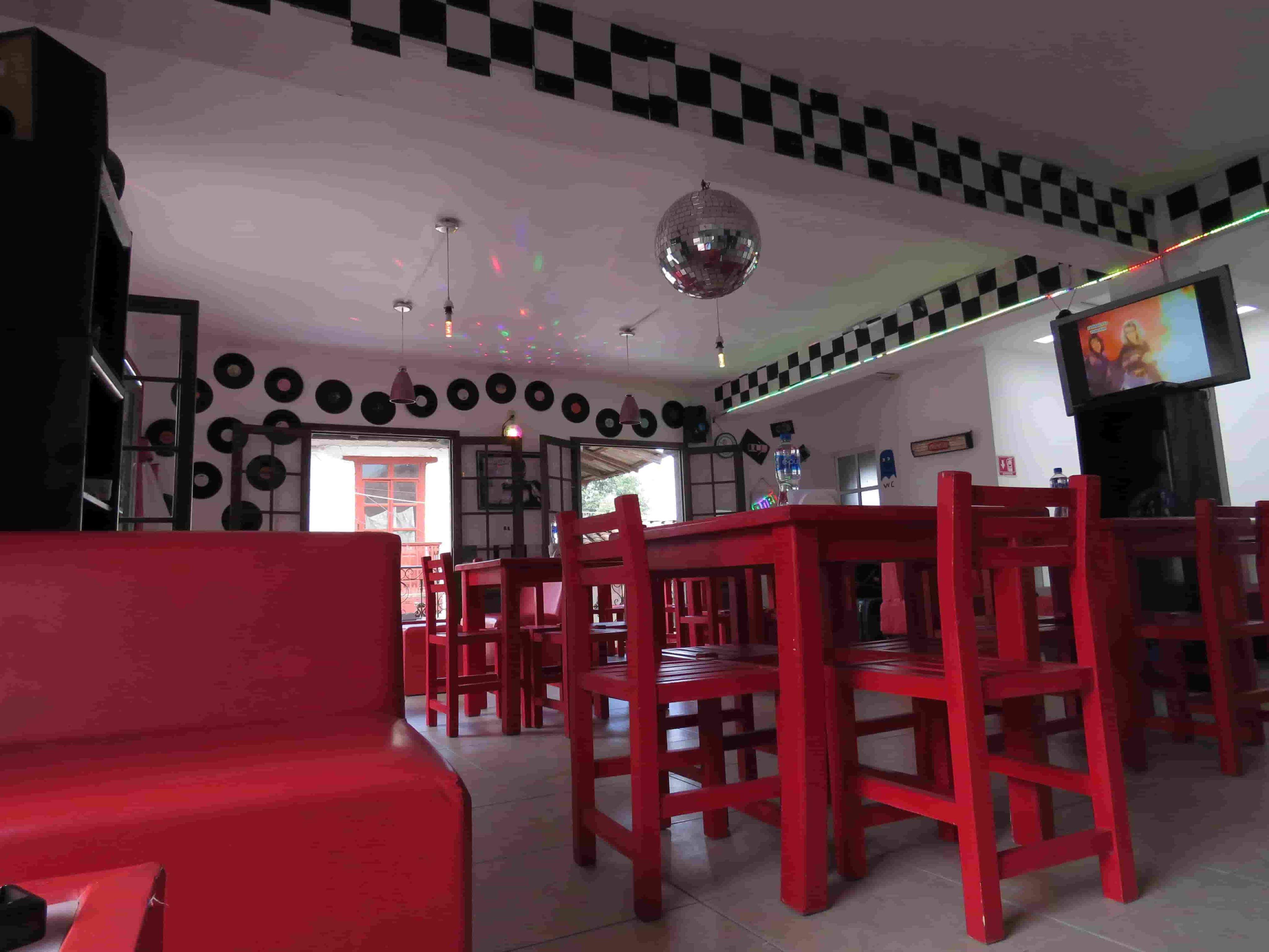 Restaurante 80s image 5