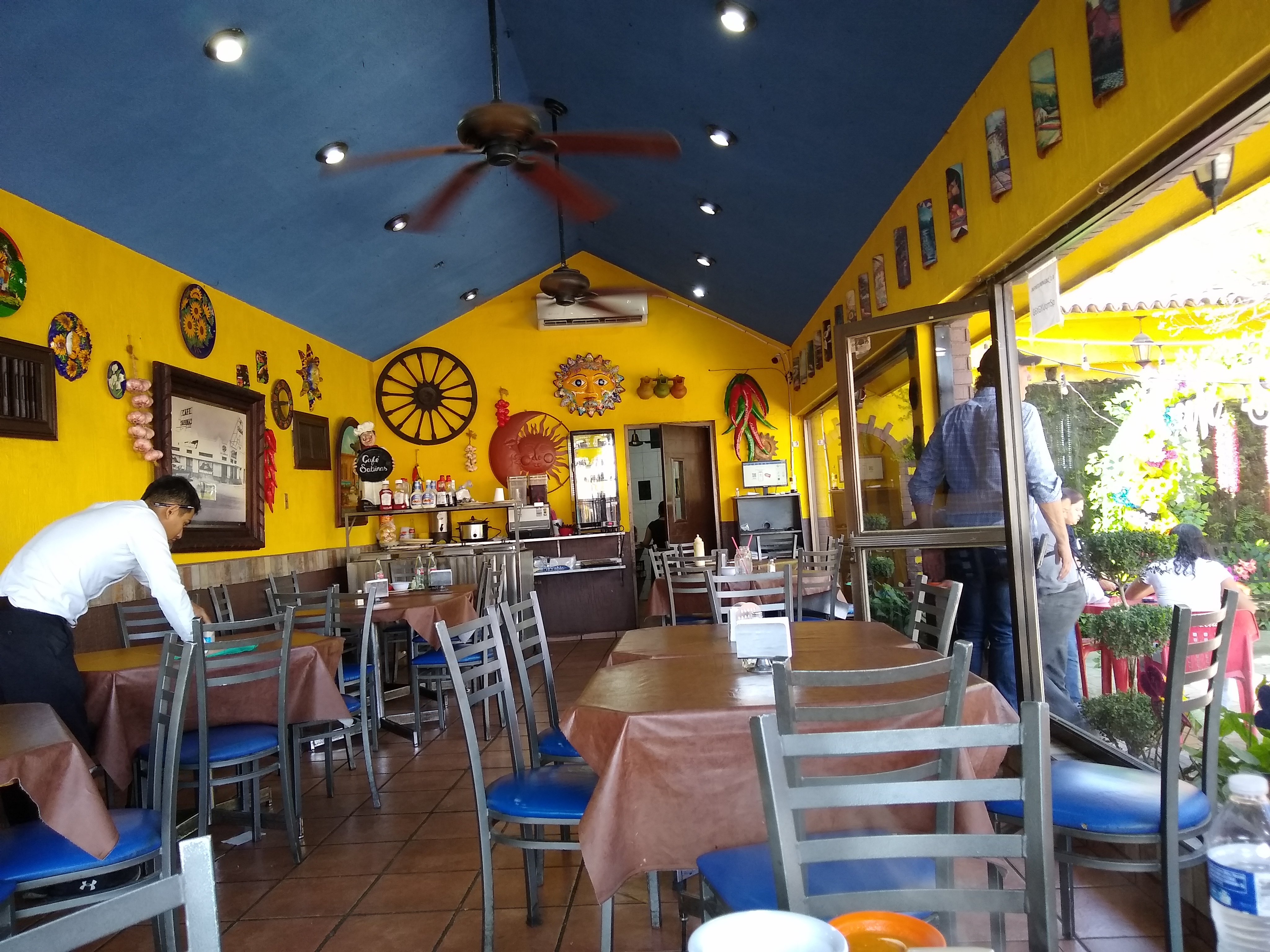 Café Sabinas image 5