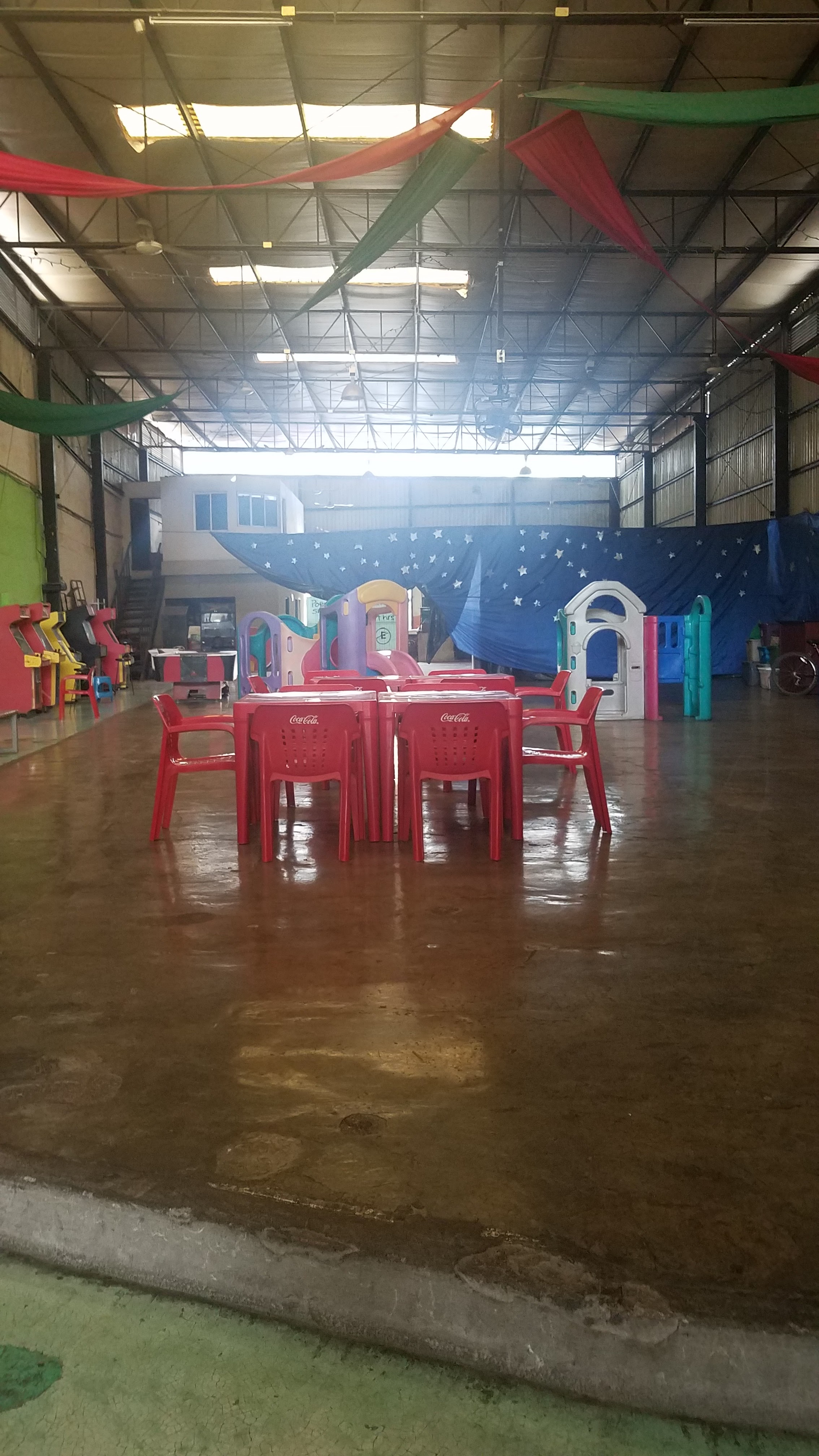 Zkate Night Diversiones y Restaurante image 6