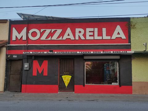 Pizzas La Mozzarella image 1