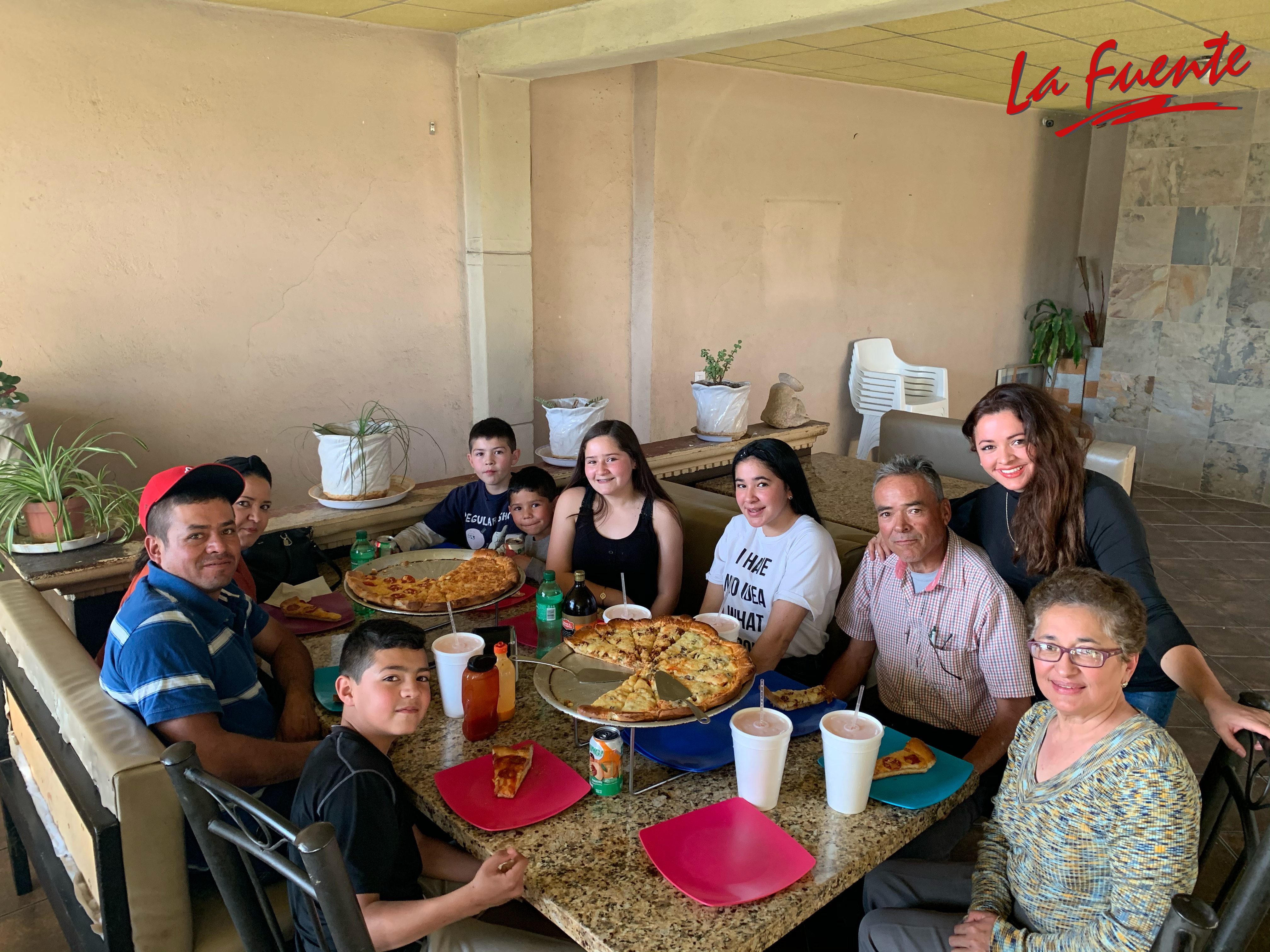 Pizzas La Fuente image 1