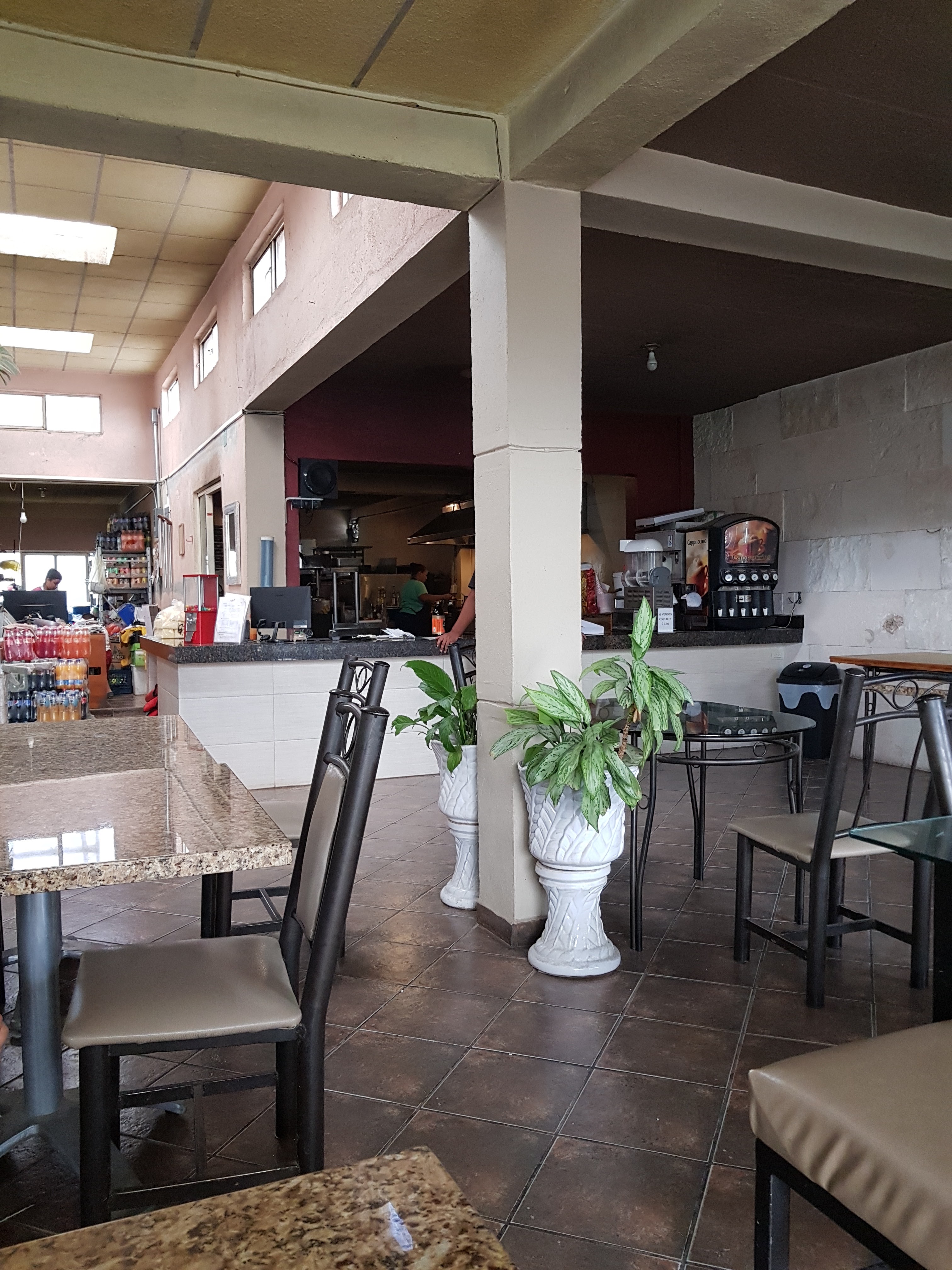 Pizzas La Fuente image 3