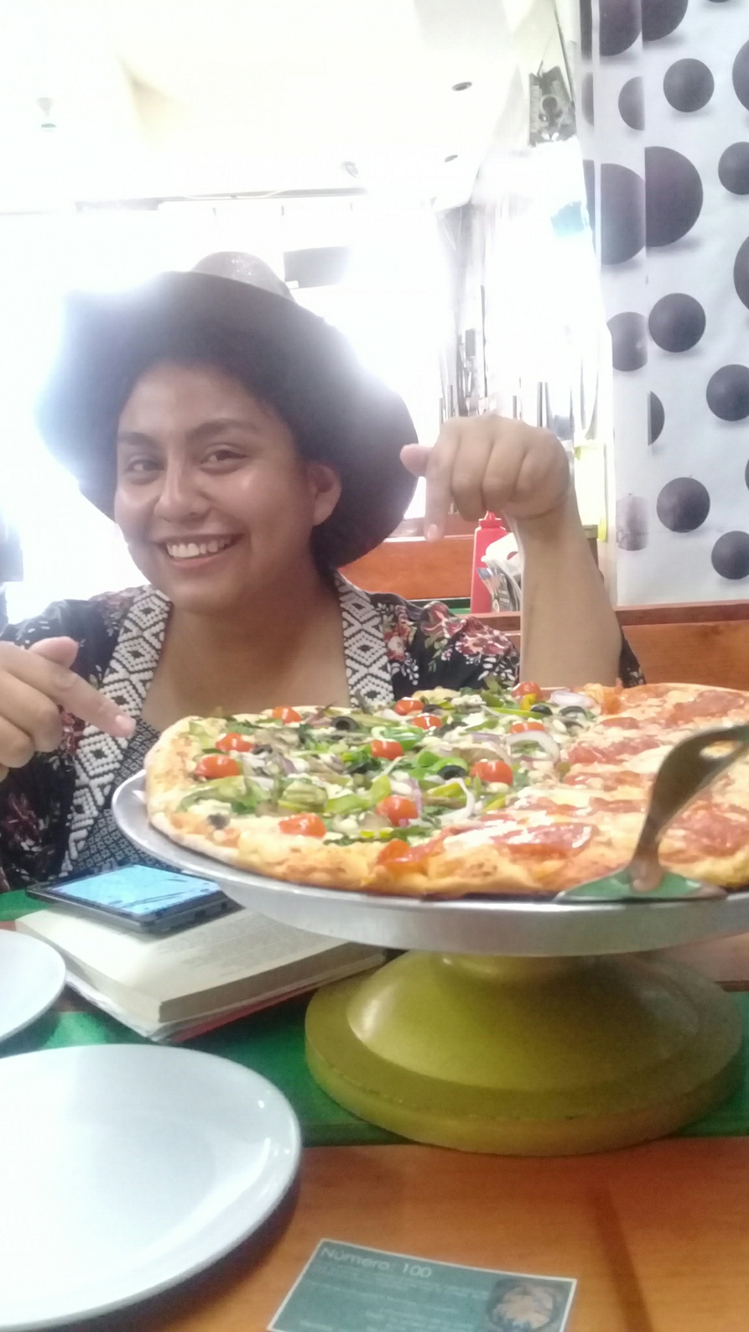 Bola's Pizza image 4