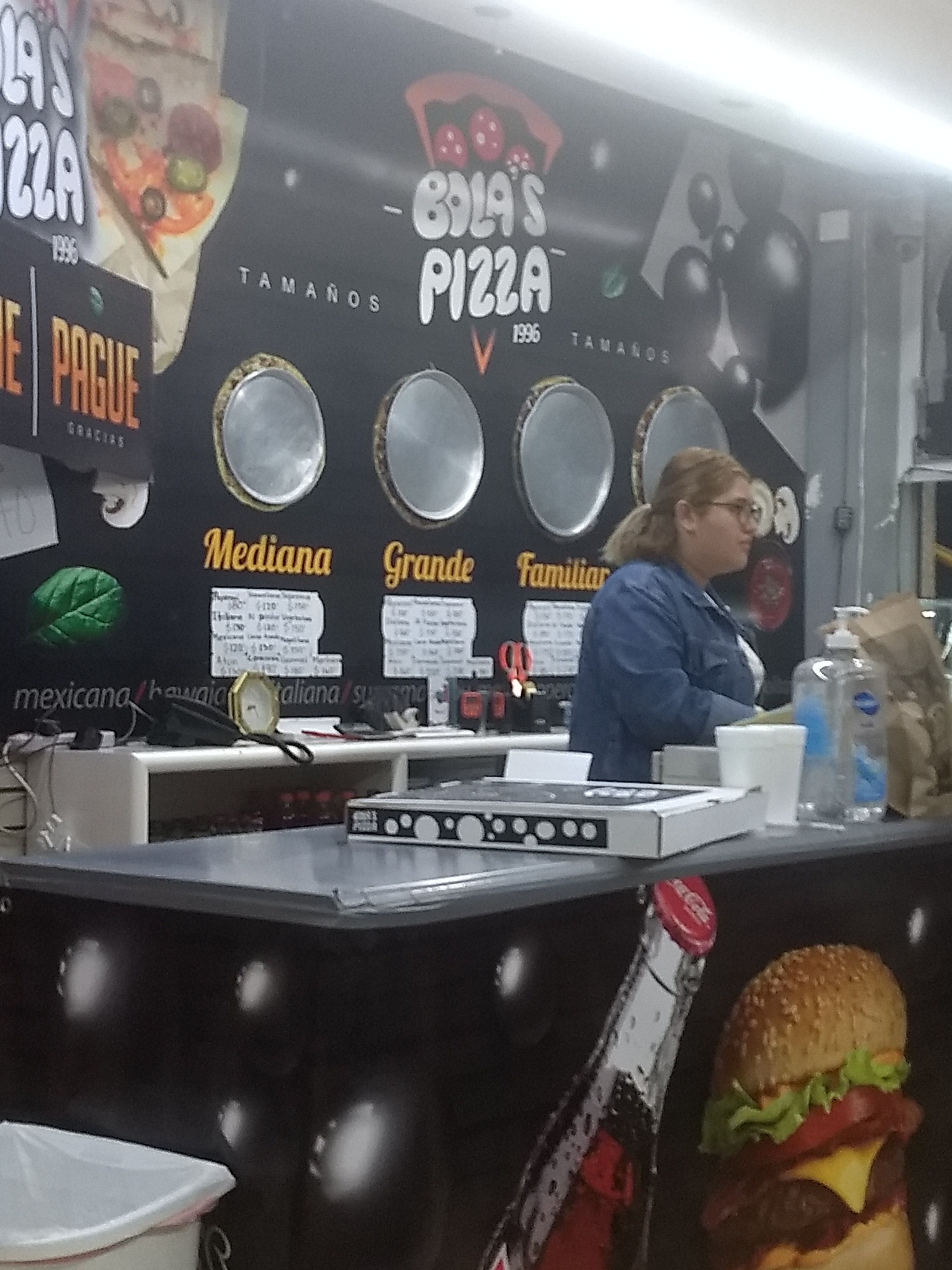 Bola's Pizza image 6