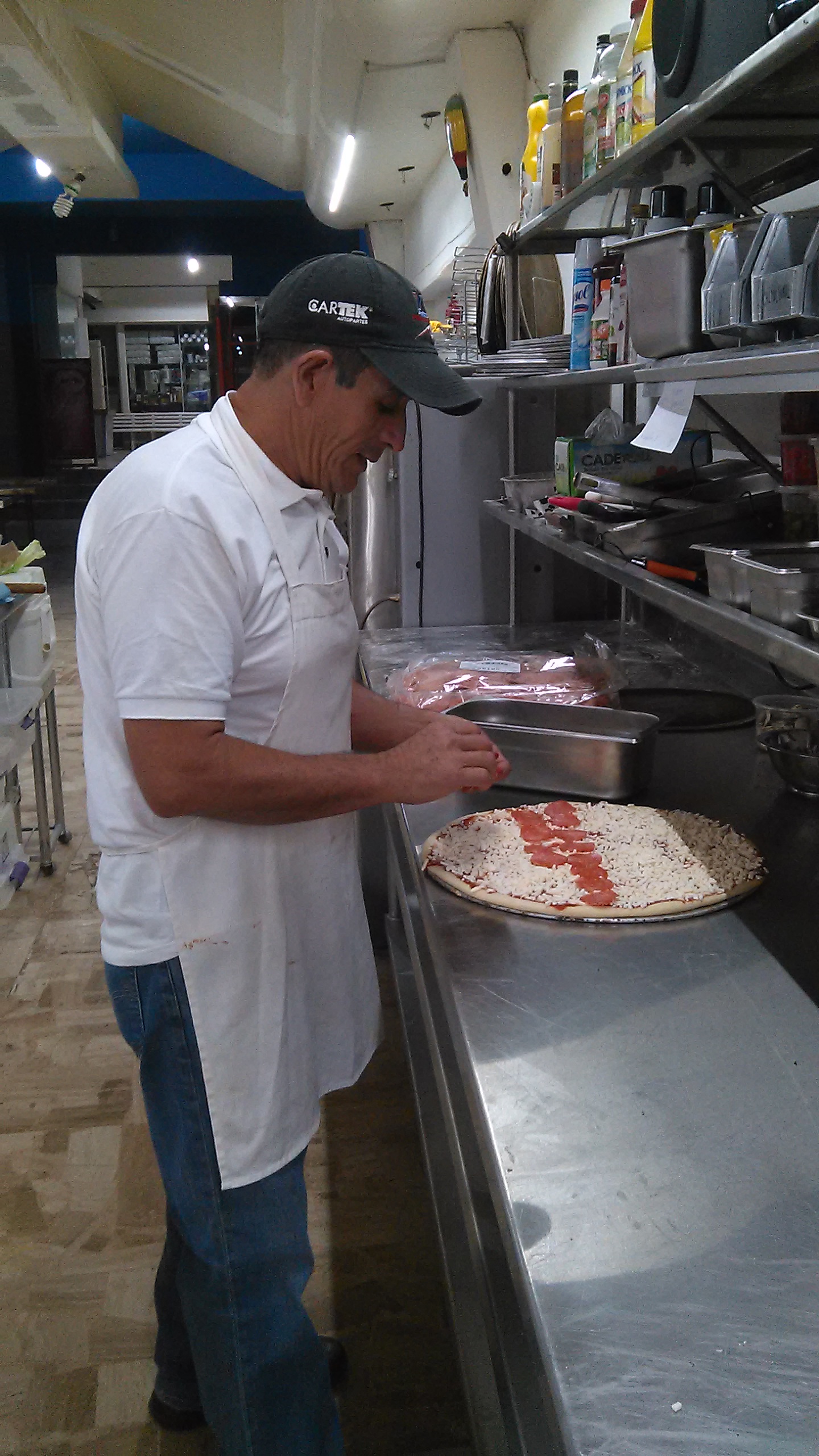 Bola's Pizza image 8