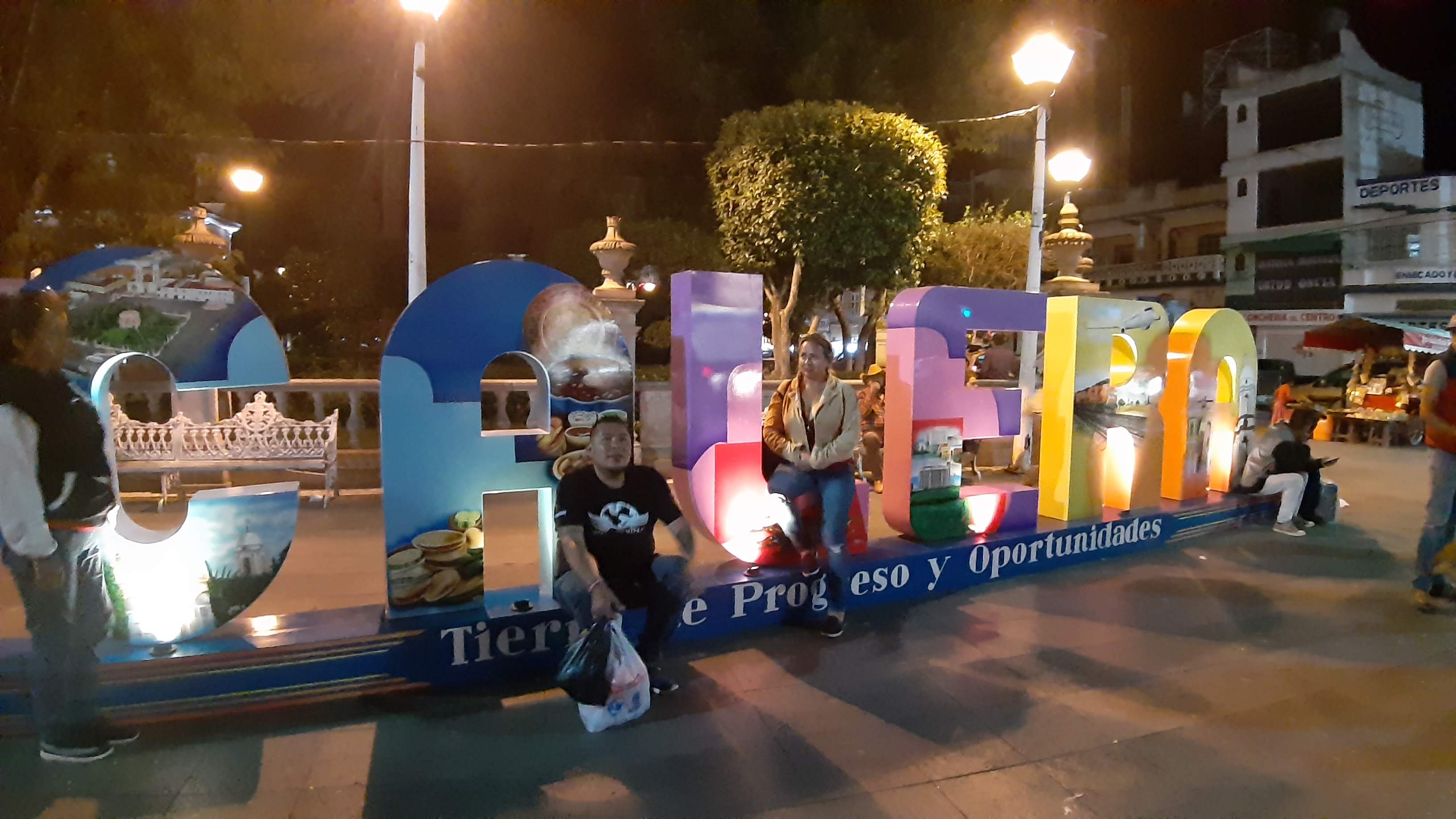 LA UNICA y LA MEJOR LONCHERIA MARTINEZ image 4