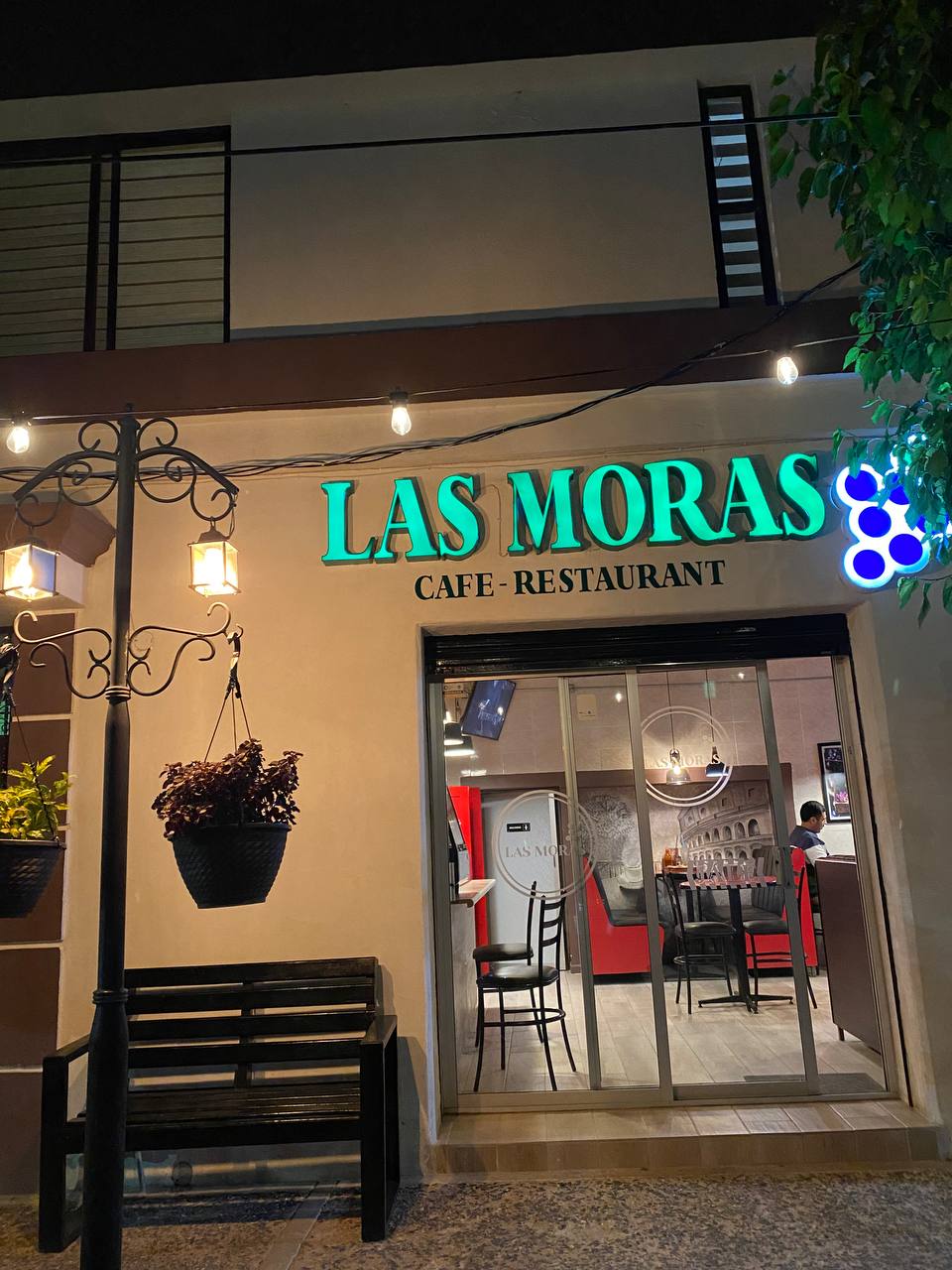 Las Moras Café image 7