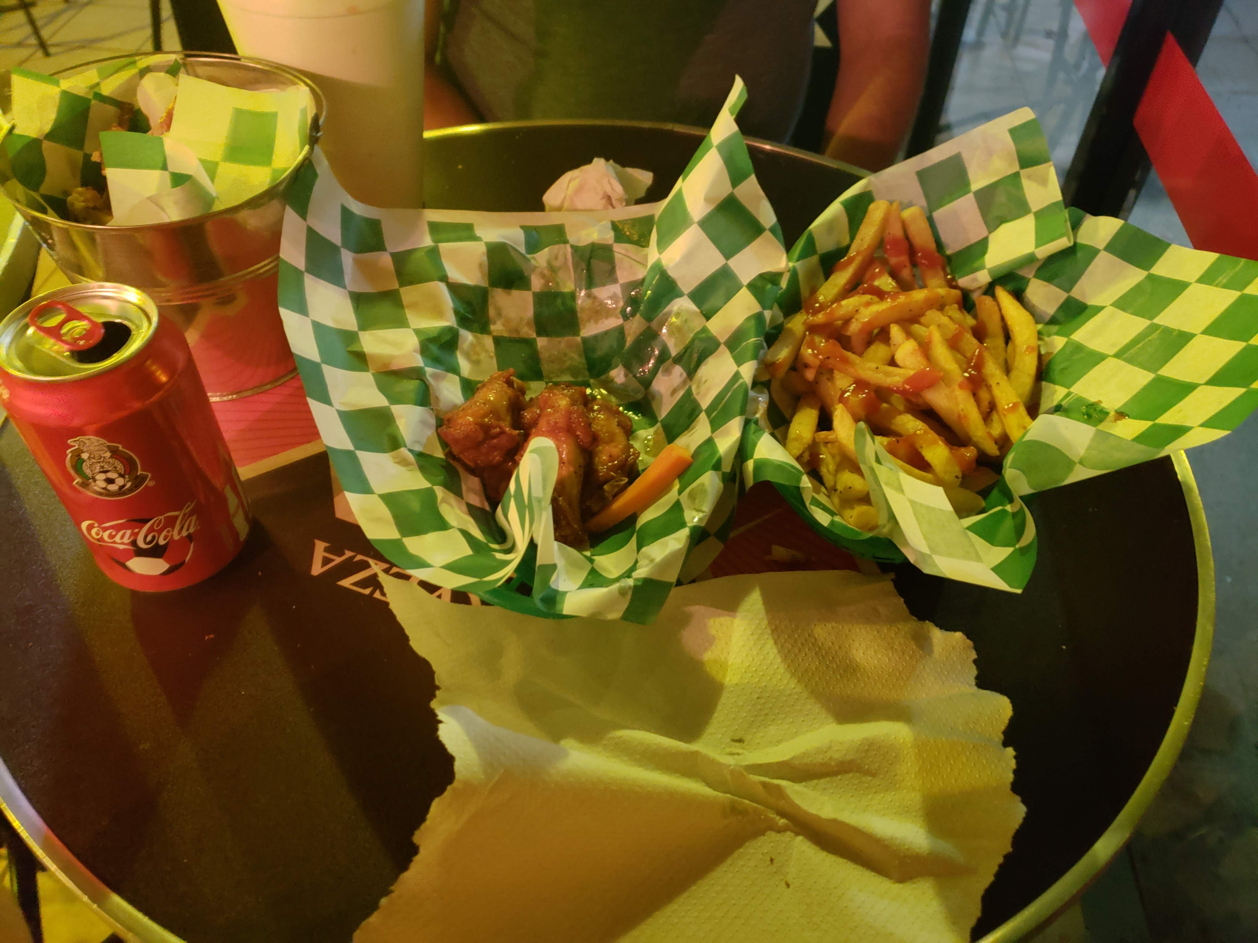 WING'S WORLD image 3