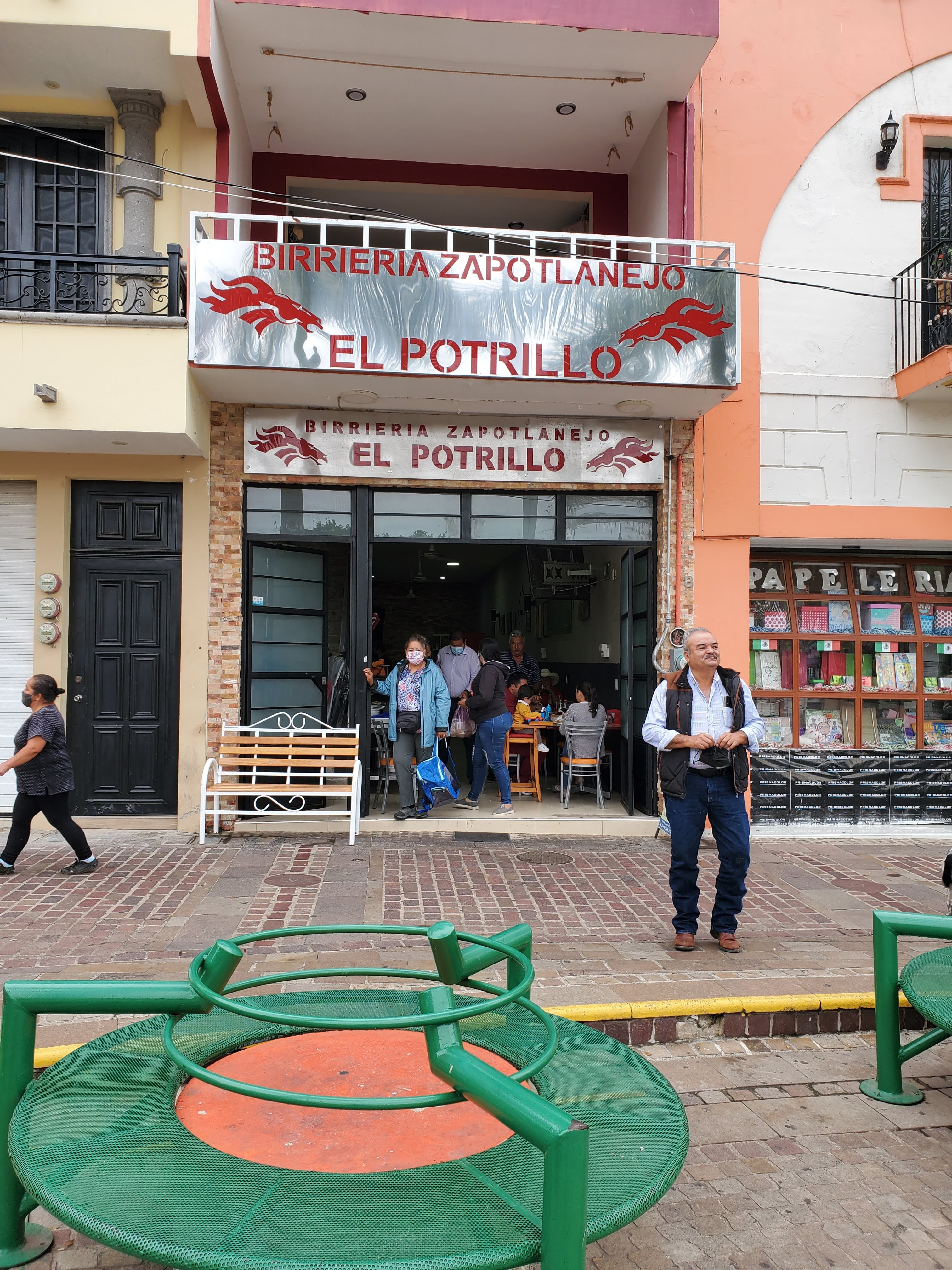 Birrieria Zapotlanejo "El Potrillo" Centro image 1