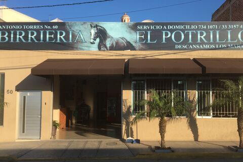 Birrieria El Potrillo image 1
