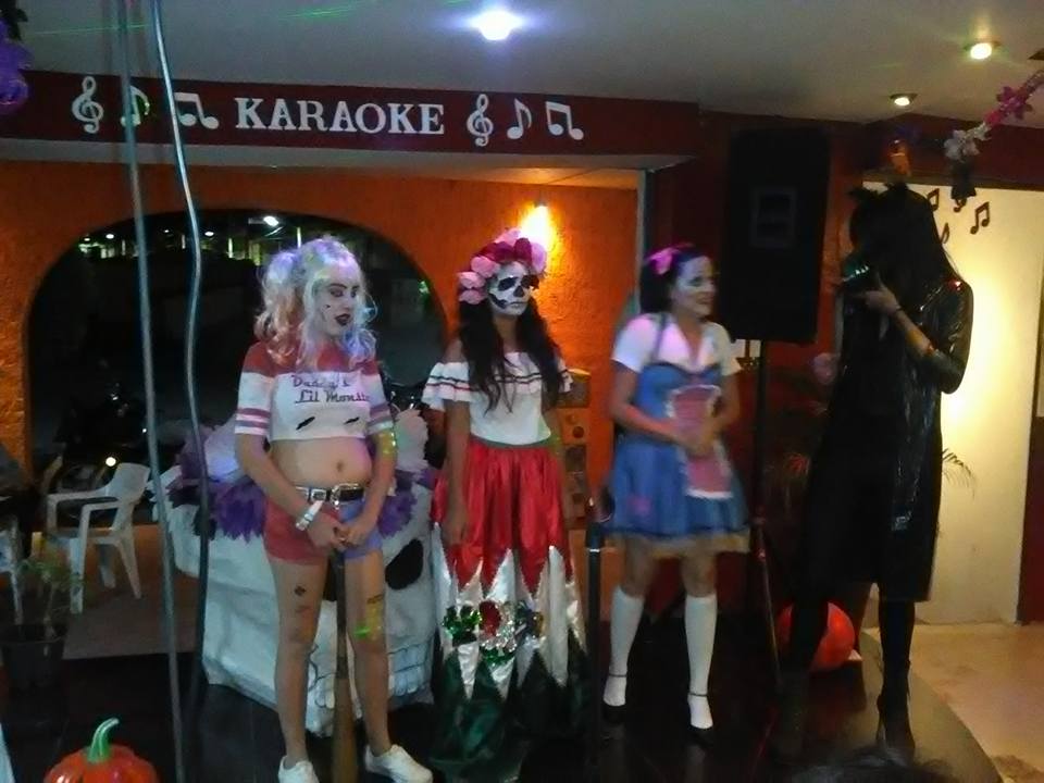 mauricios restaurant karaoke image 7
