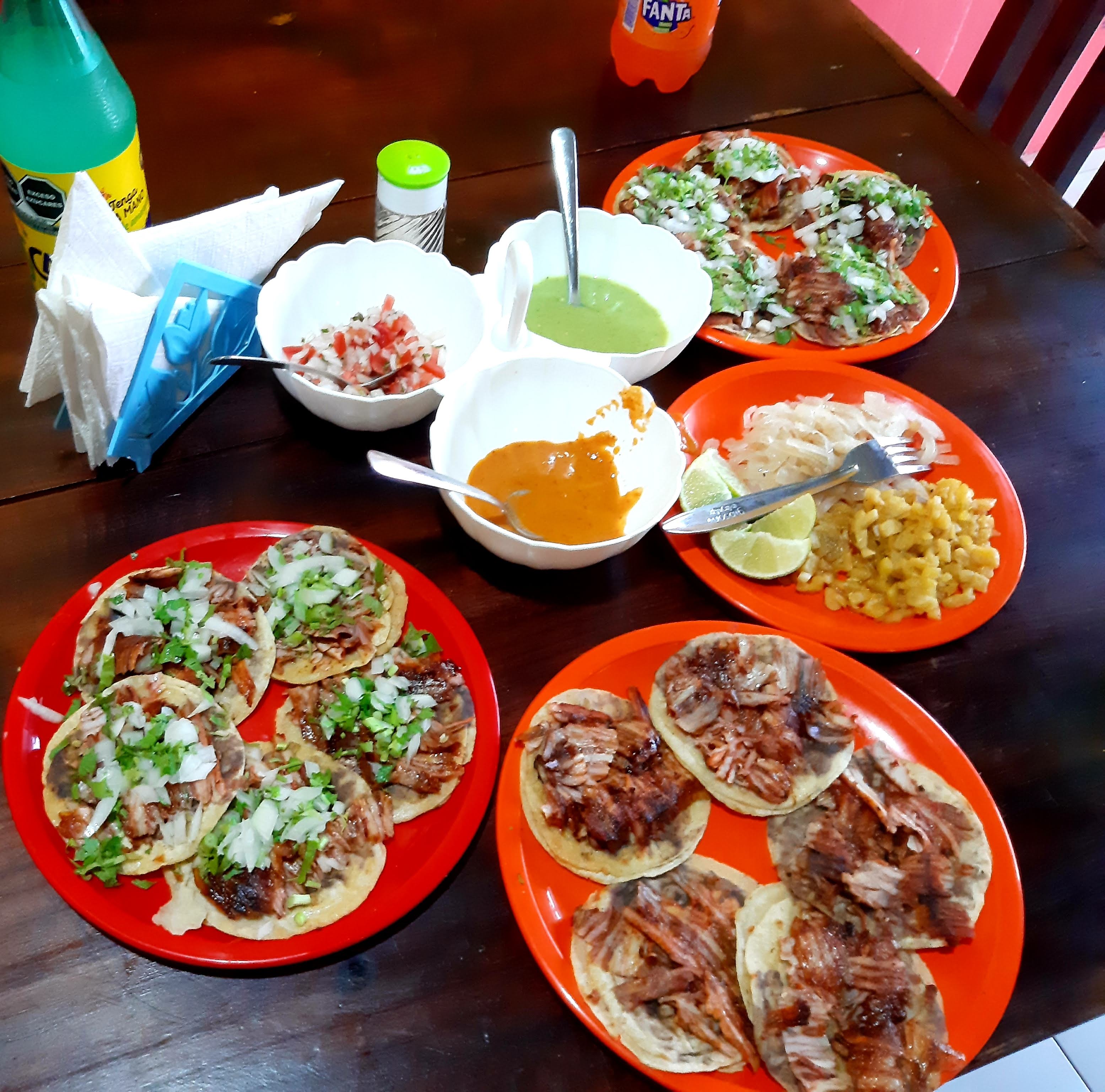 Taquería los carnales image 7