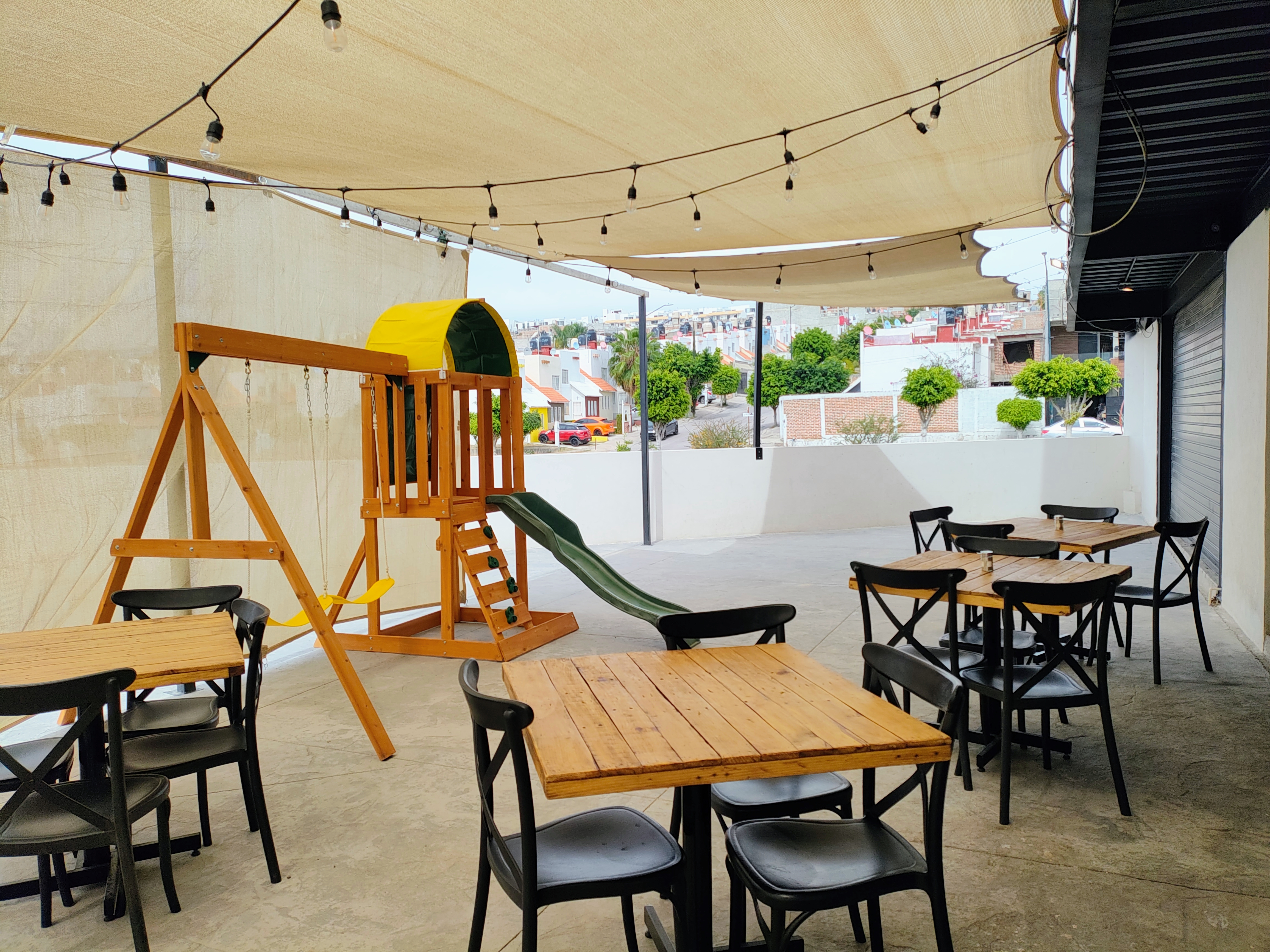 El Quinto Sazón Restaurante image 1