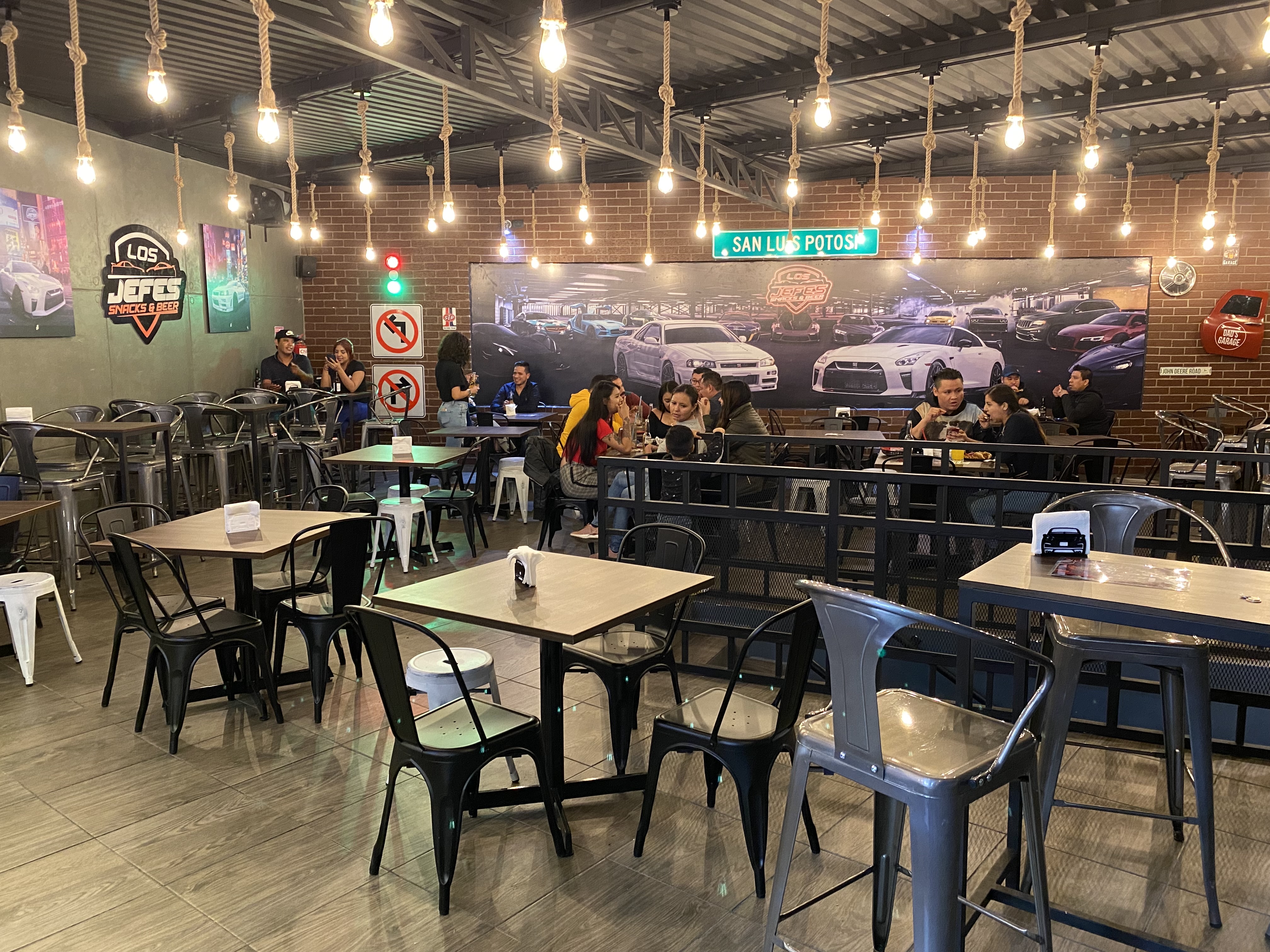 LOS JEFES RESTAURANTE BAR image 1