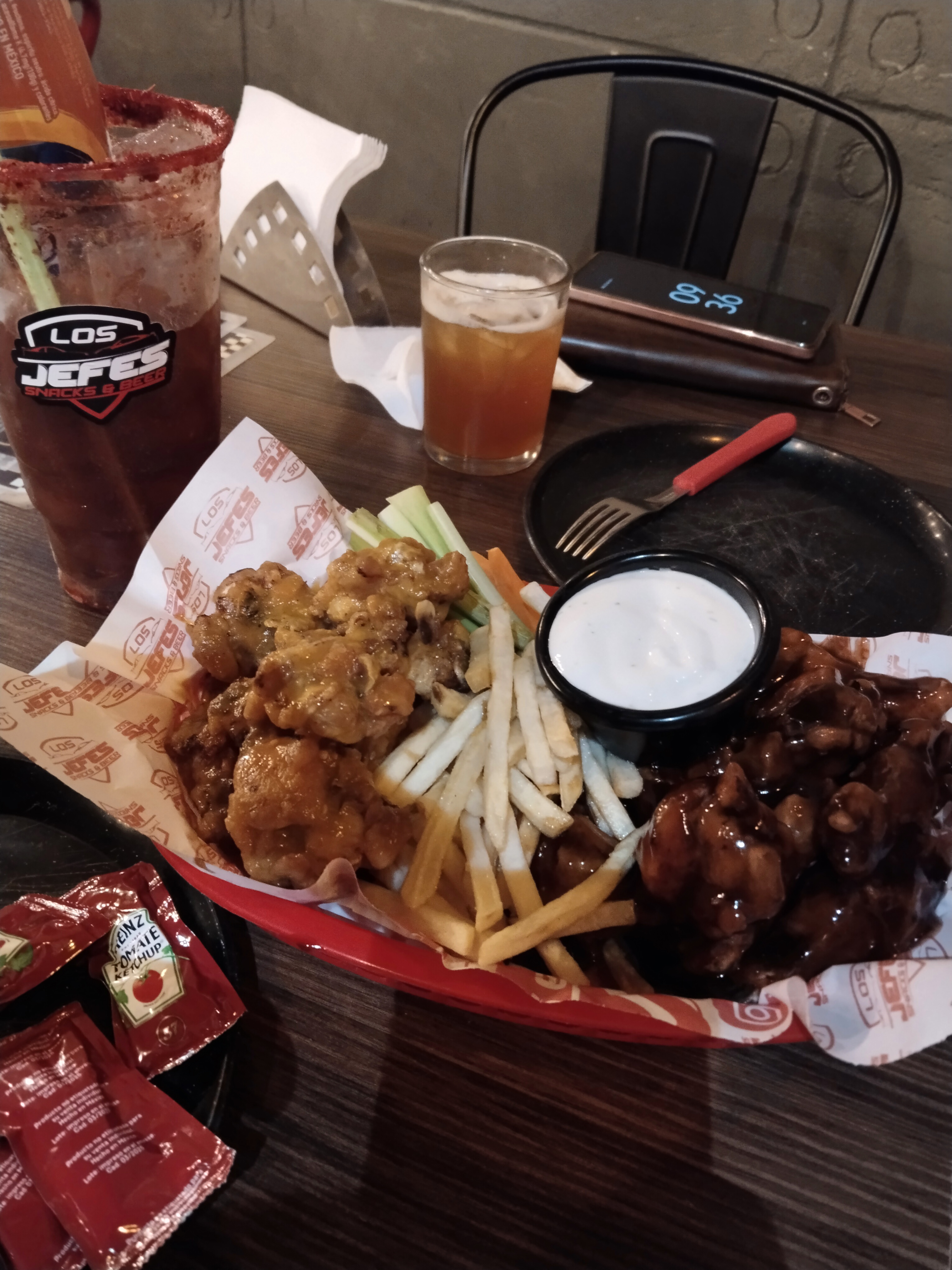 LOS JEFES RESTAURANTE BAR image 5