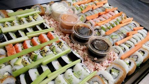 Quedas Bien Sushi & Wings image 2