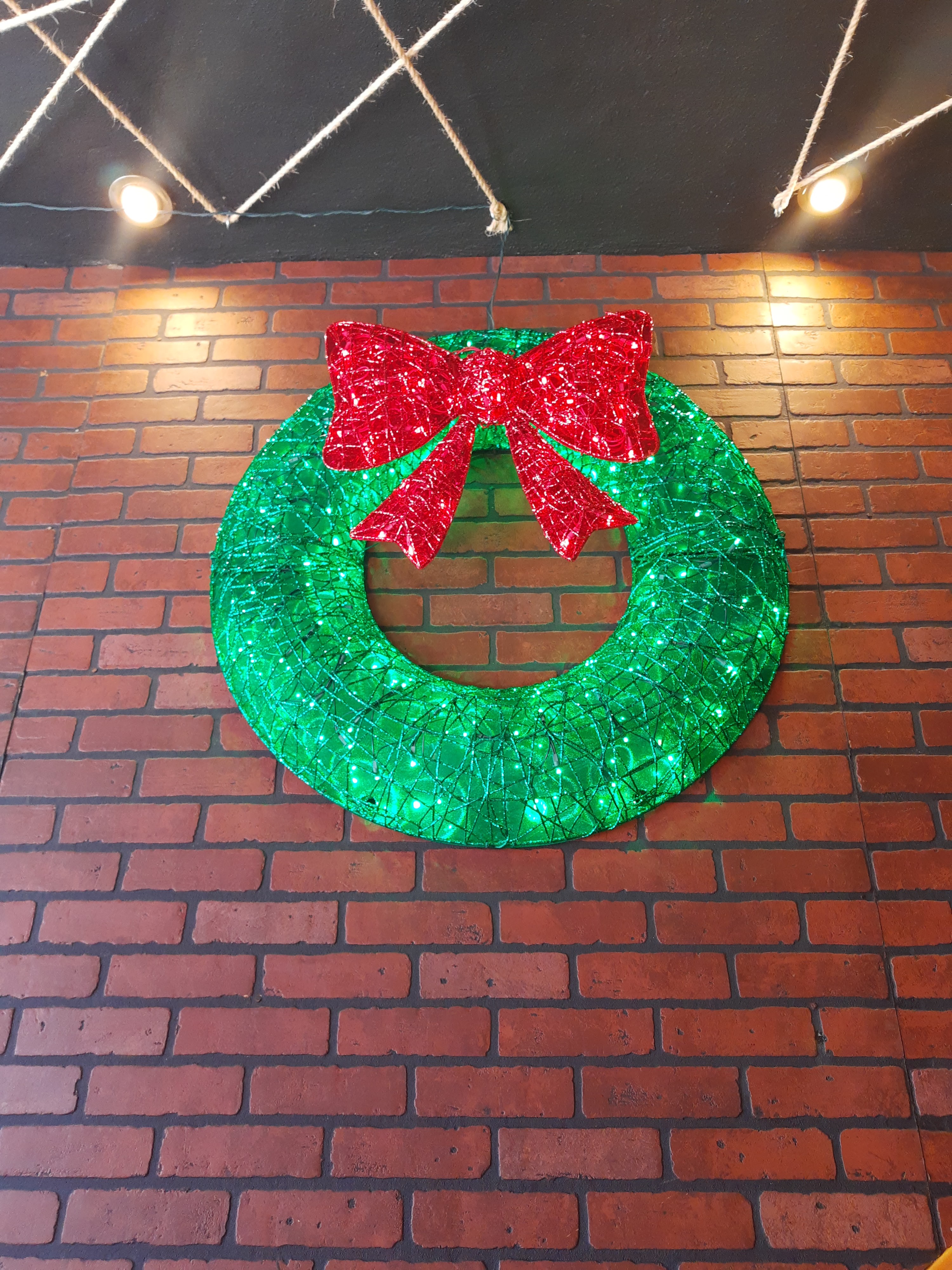 Quedas Bien Sushi & Wings image 7