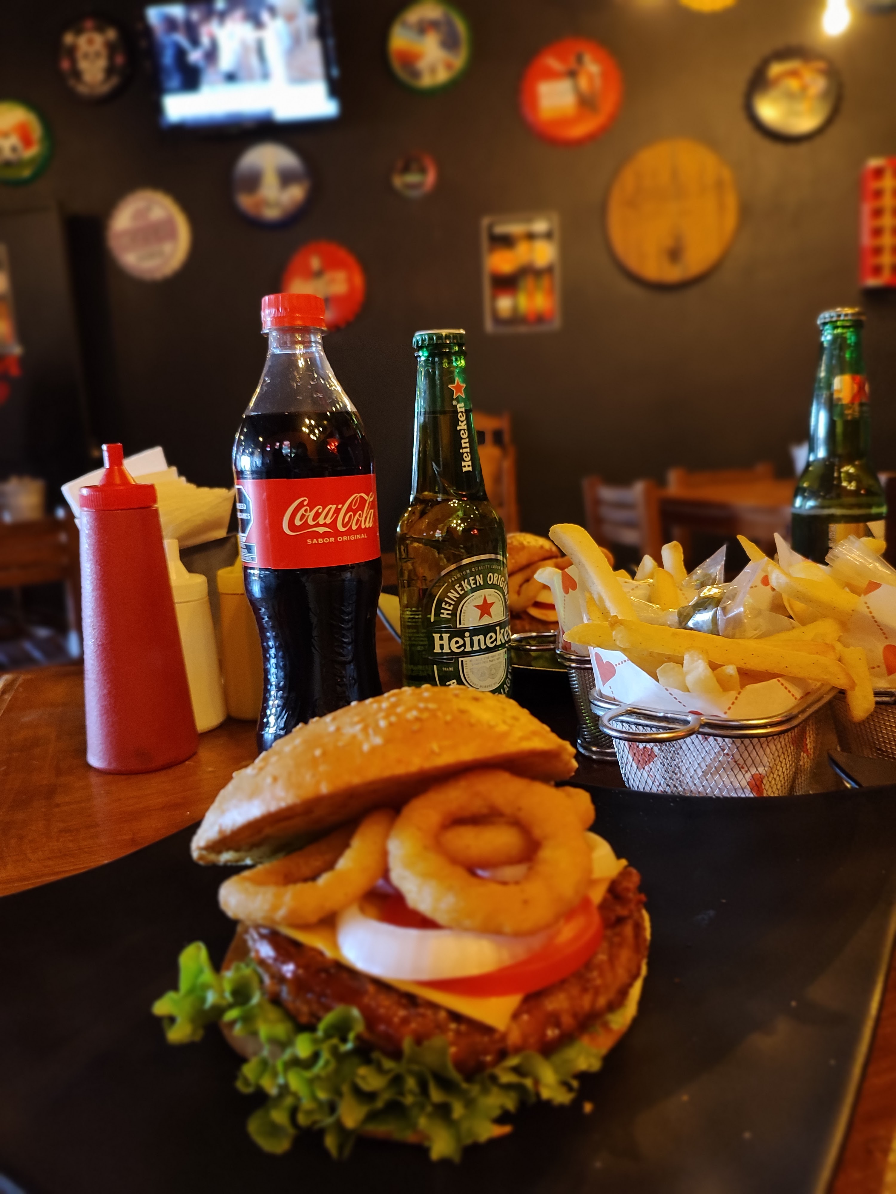 Quedas Bien Sushi & Wings image 10