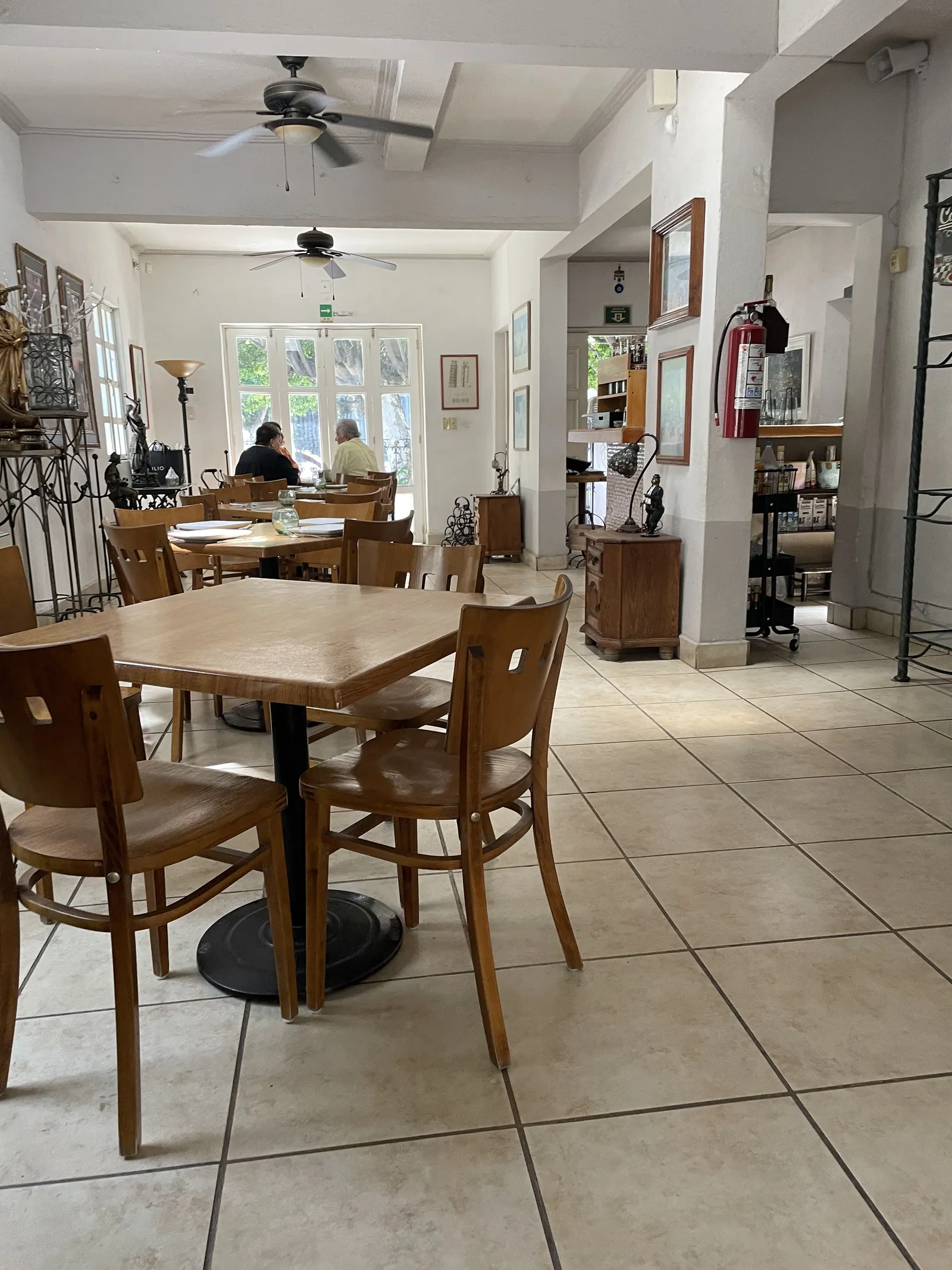 Petit Bistro image 3