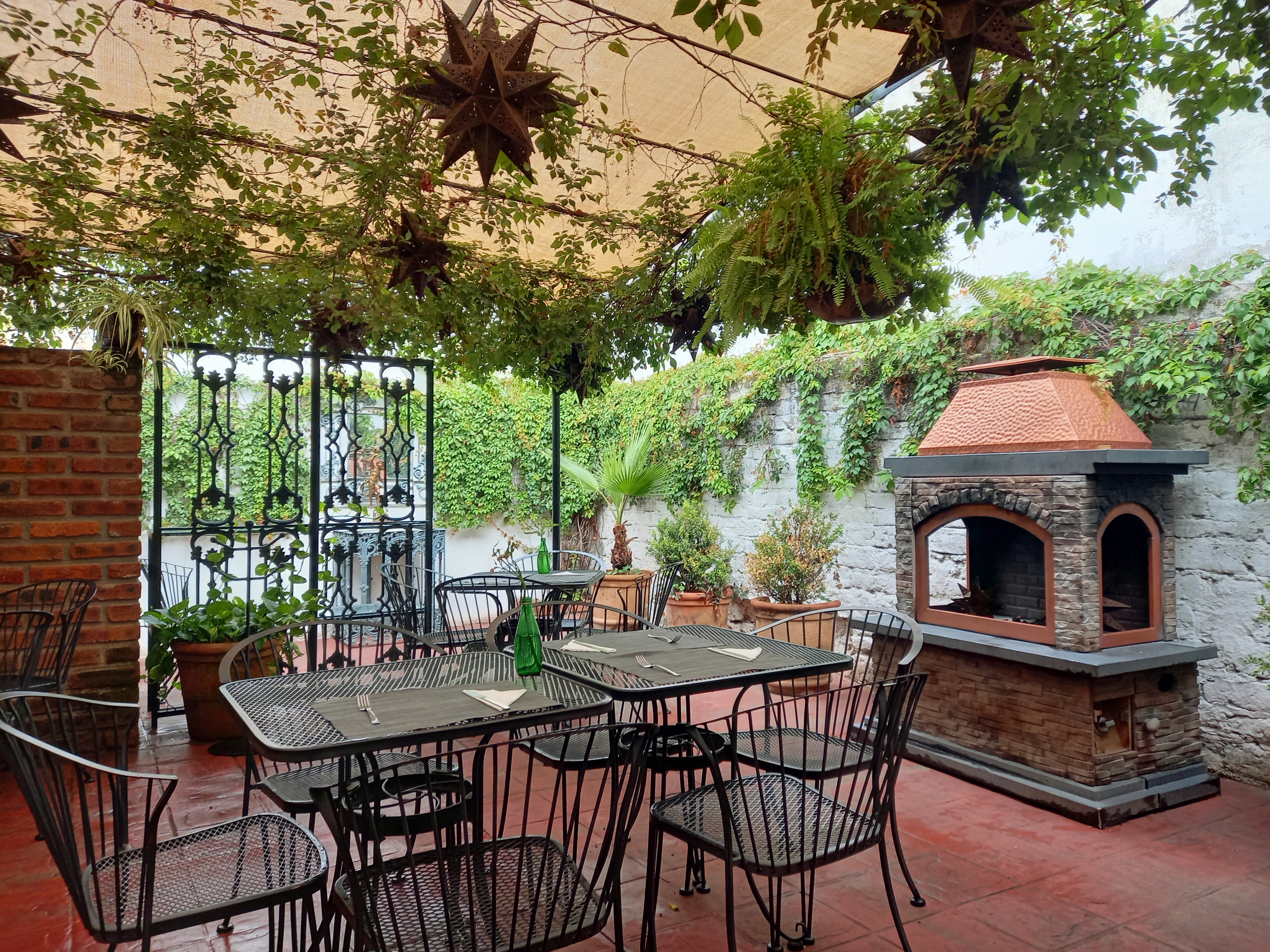 Petit Bistro image 6