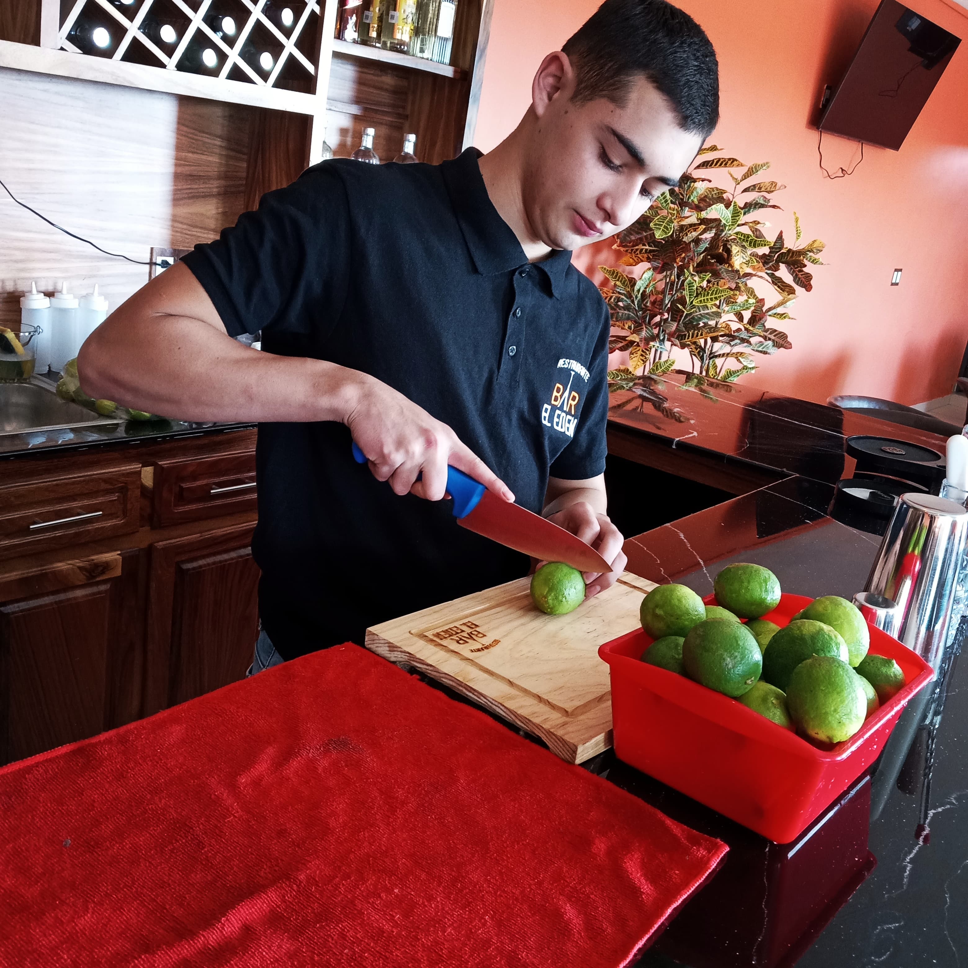 El Edén restaurante bar image 9