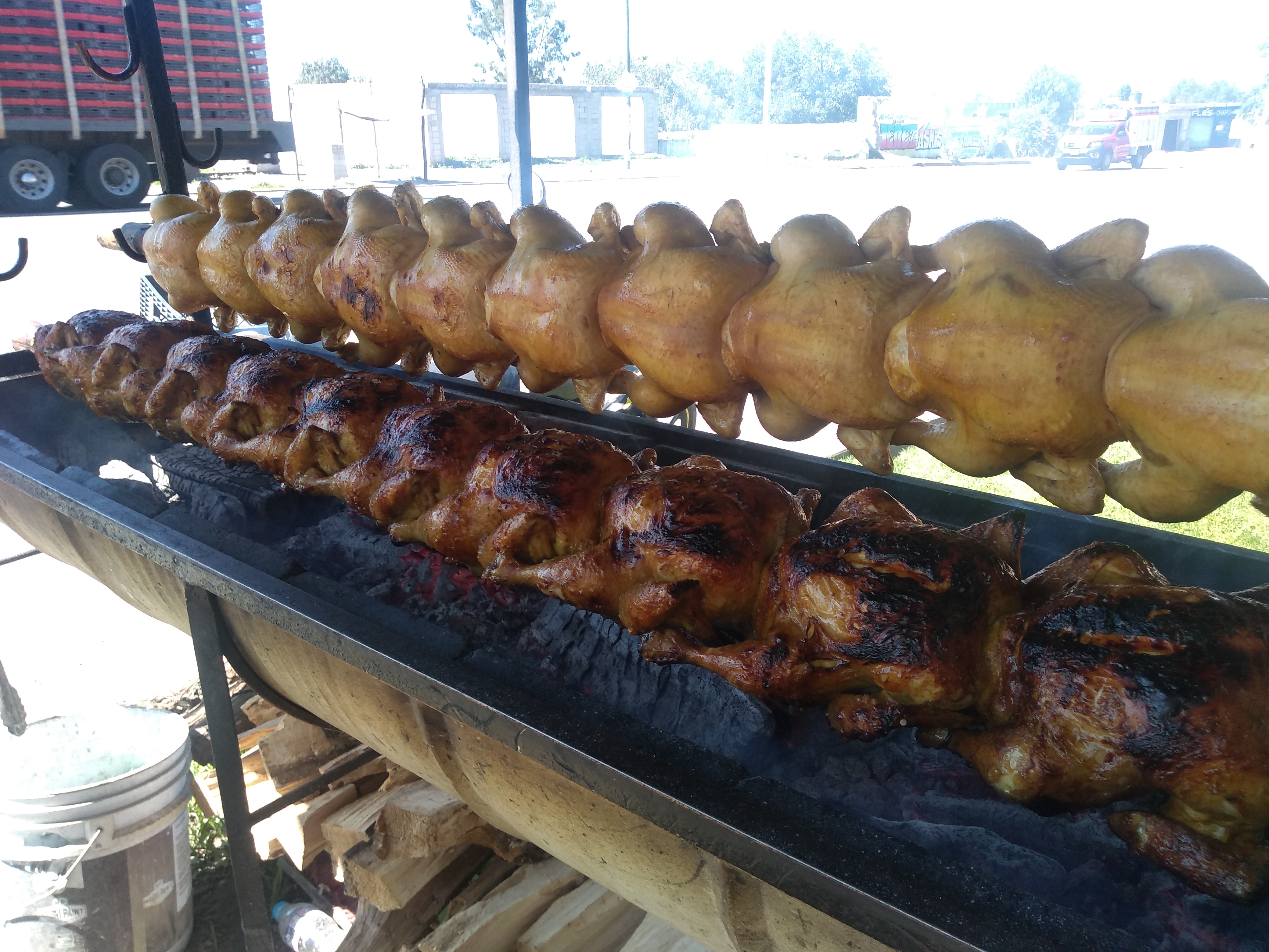 Pollos ala leña nueva era image 2