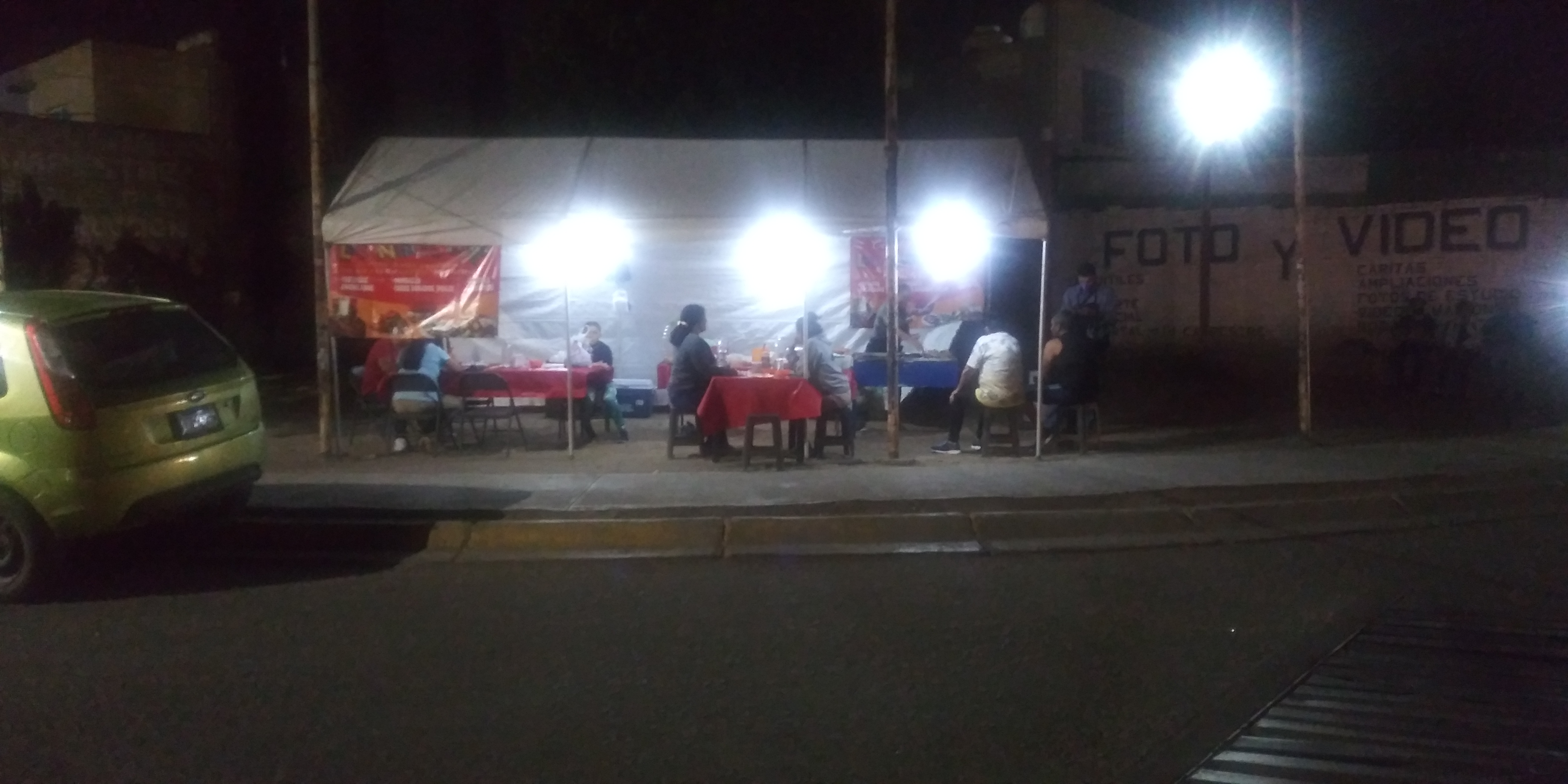 Cenaduria los niños image 4