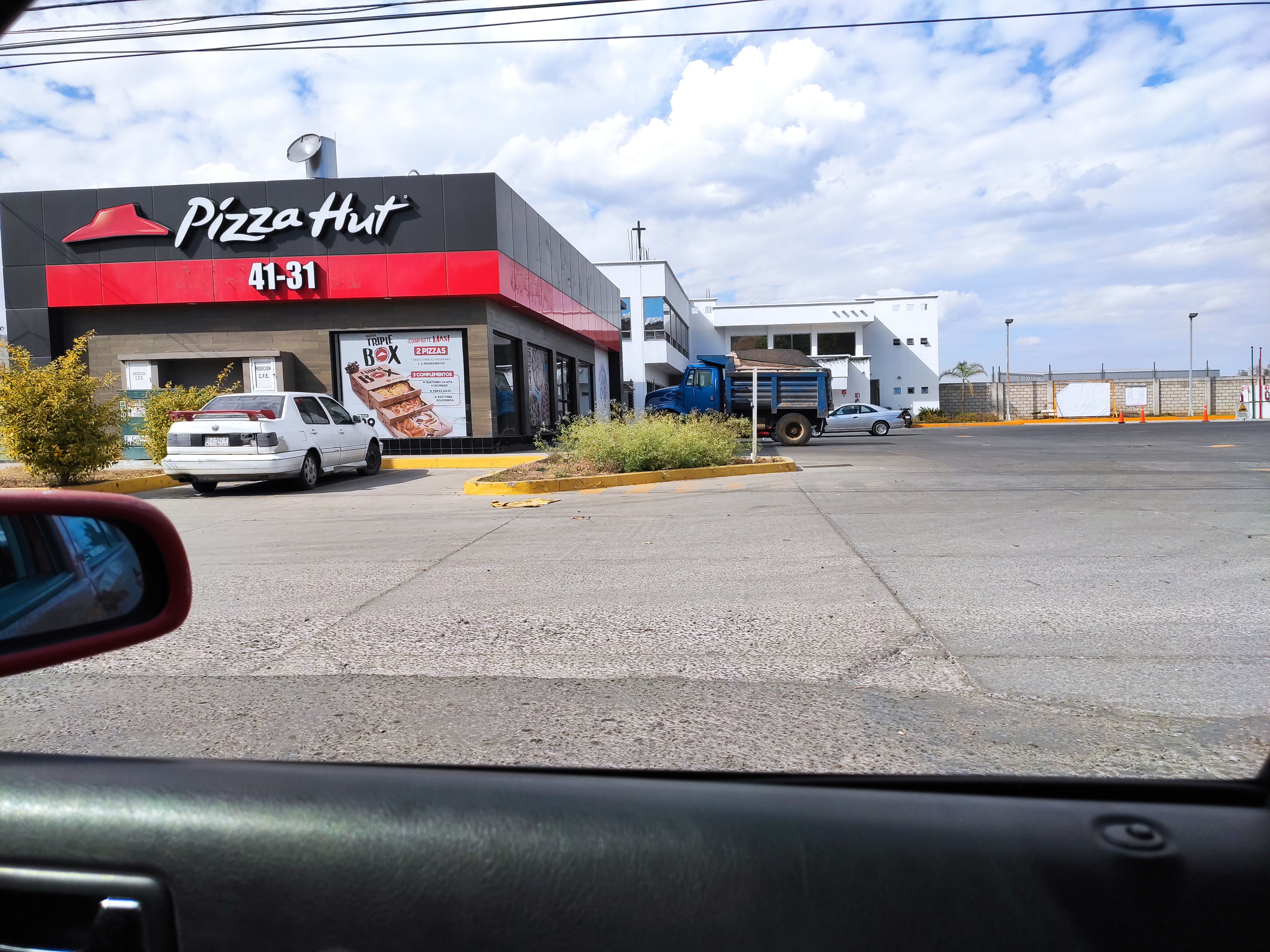 Pizza Hut Tarimbaro image 3