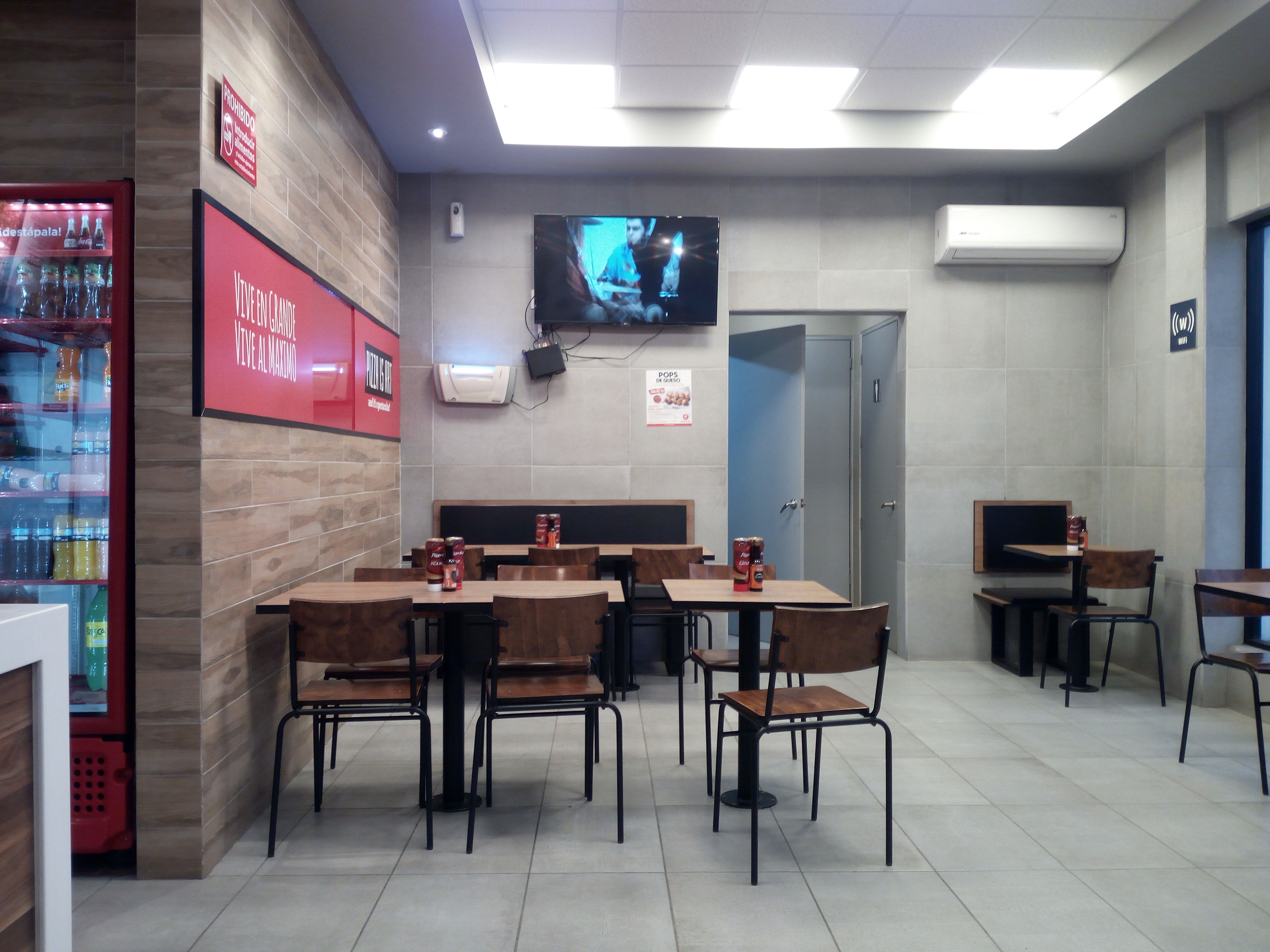 Pizza Hut Tarimbaro image 5