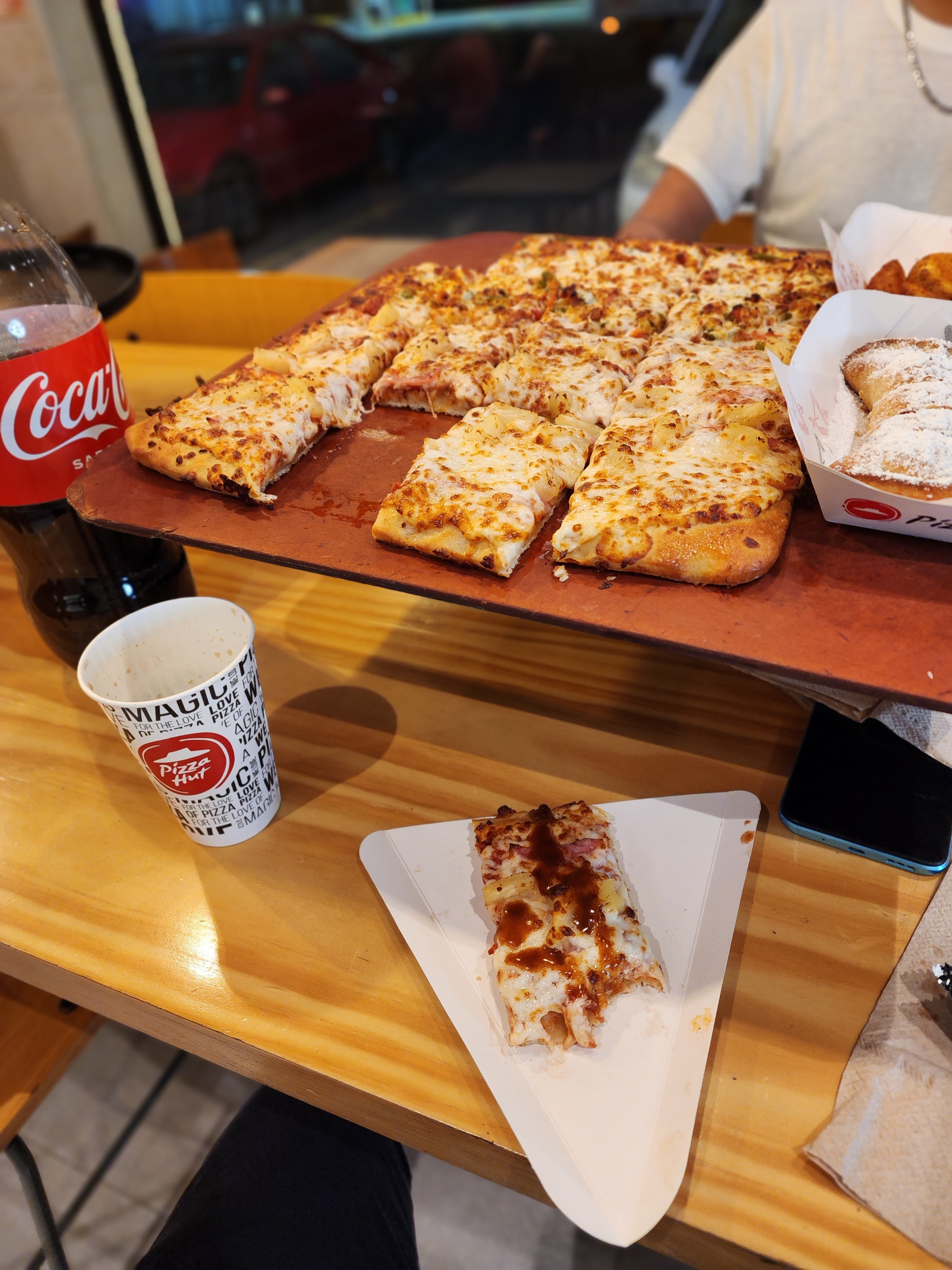 Pizza Hut Tarimbaro image 6