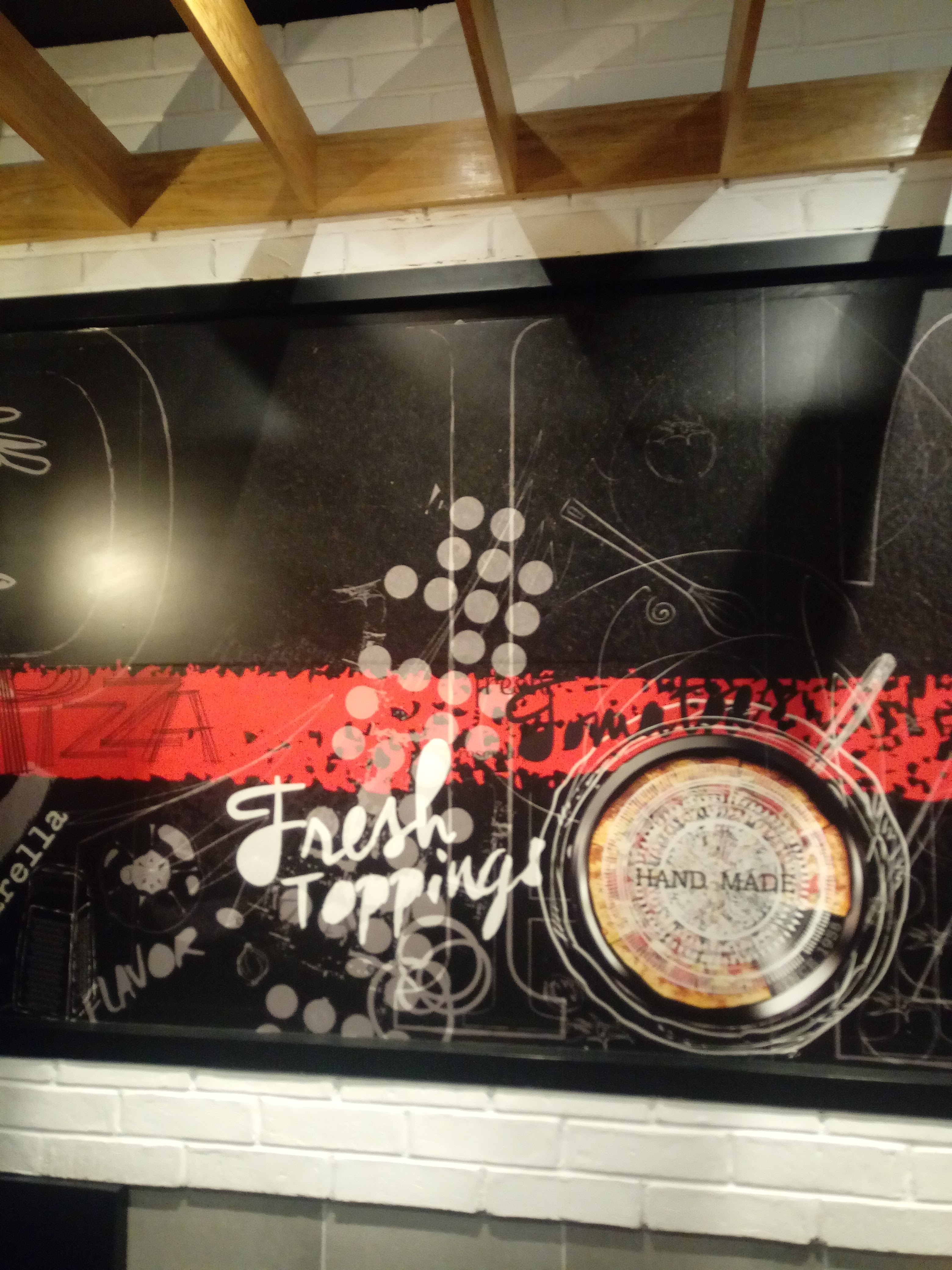 Pizza Hut Tarimbaro image 8