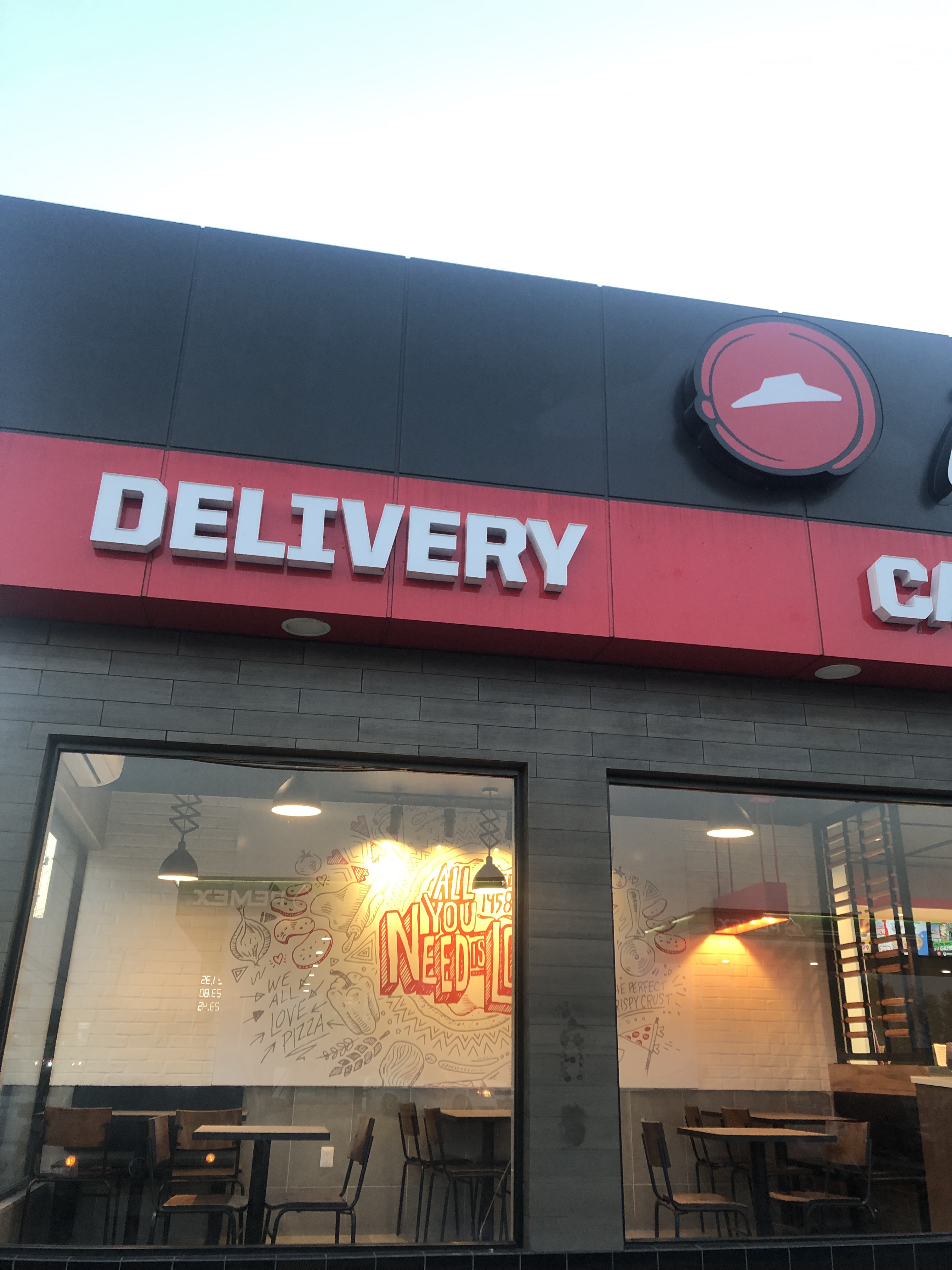 Pizza Hut Tarimbaro image 10