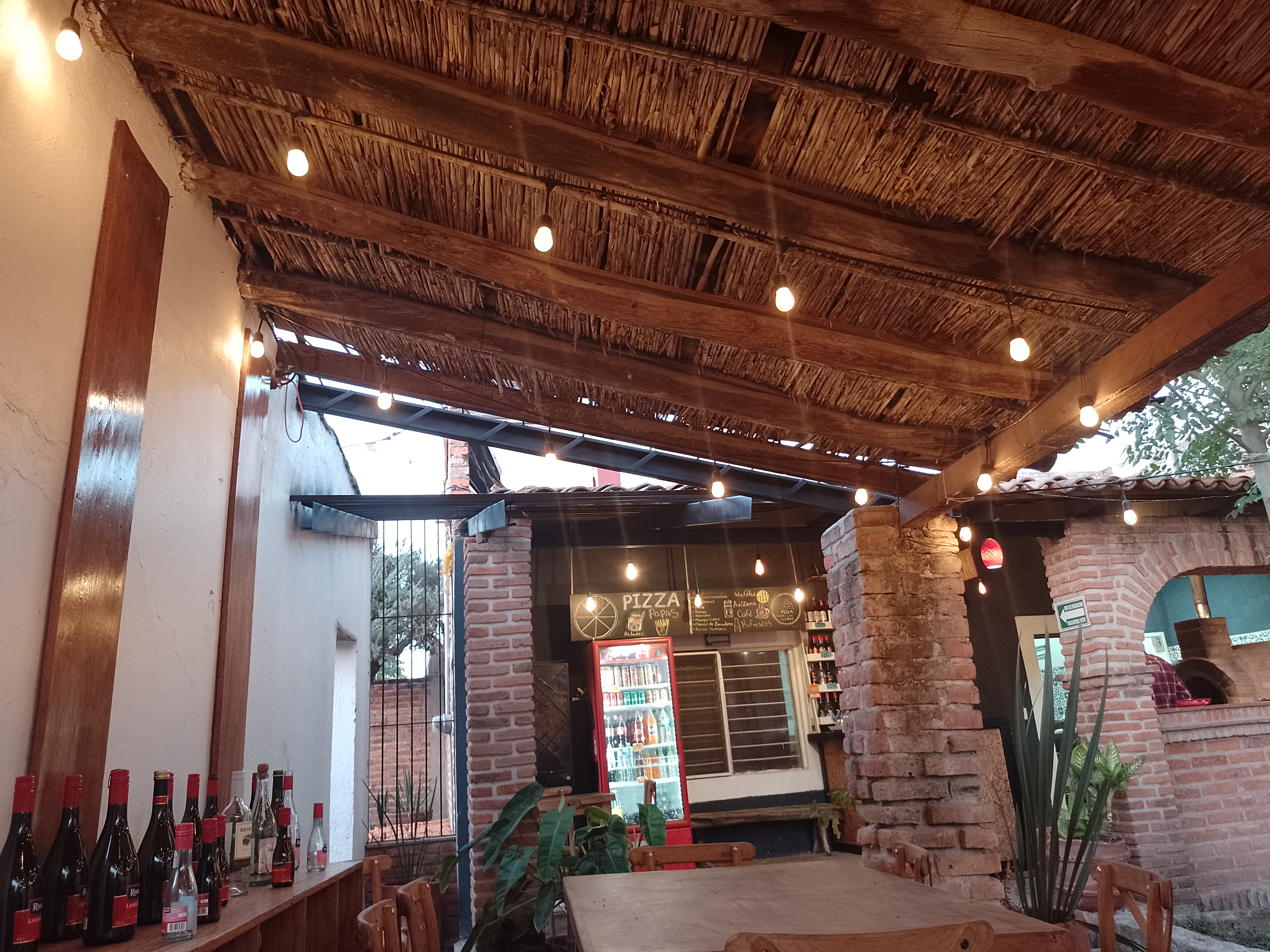 Casa las Lomas pizzas a la leña image 1