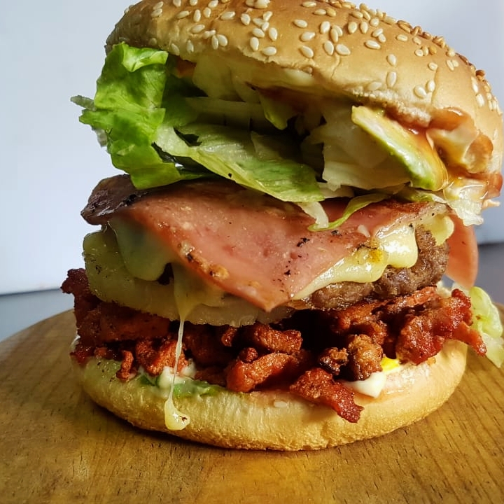 Los Dos Gallos image 5