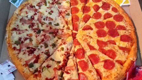 Uribe`s pizza image 1