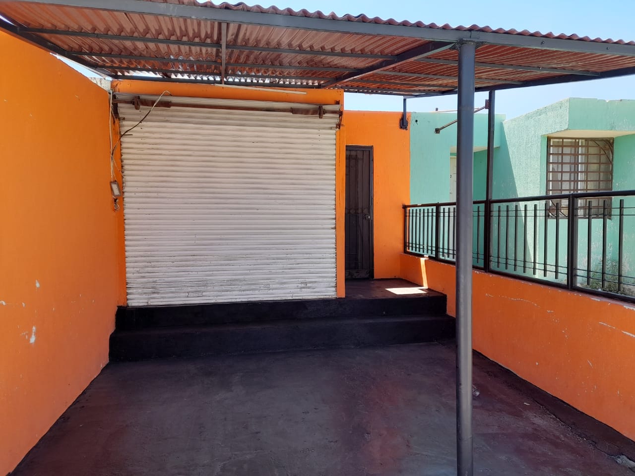 Uribe`s pizza image 6