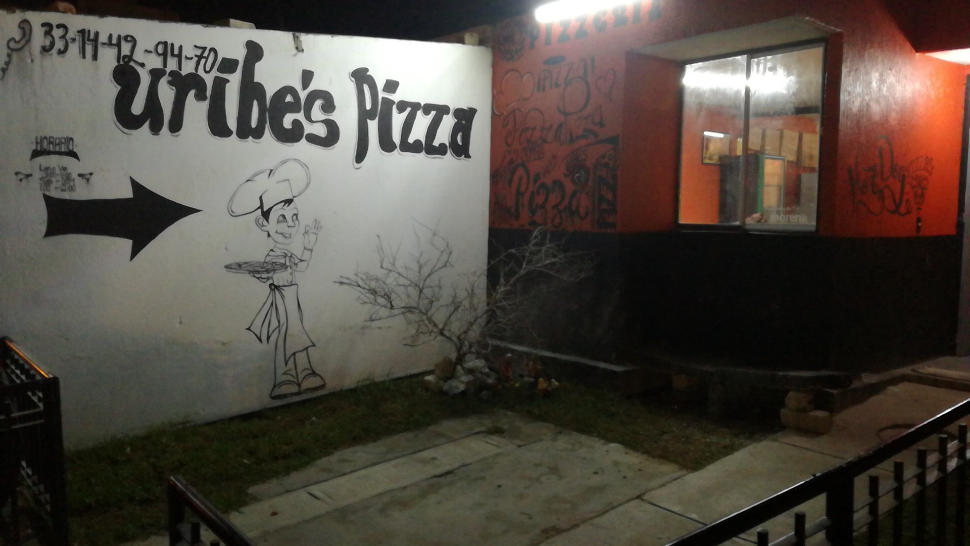 Uribe`s pizza image 10