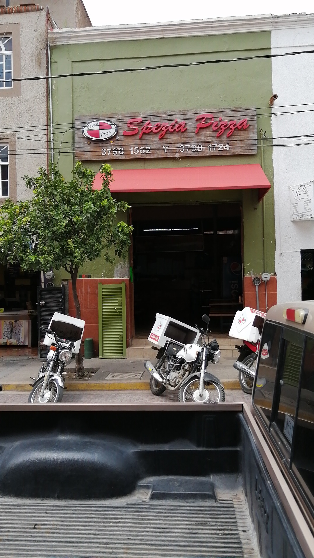 Spezia Pizza image 3