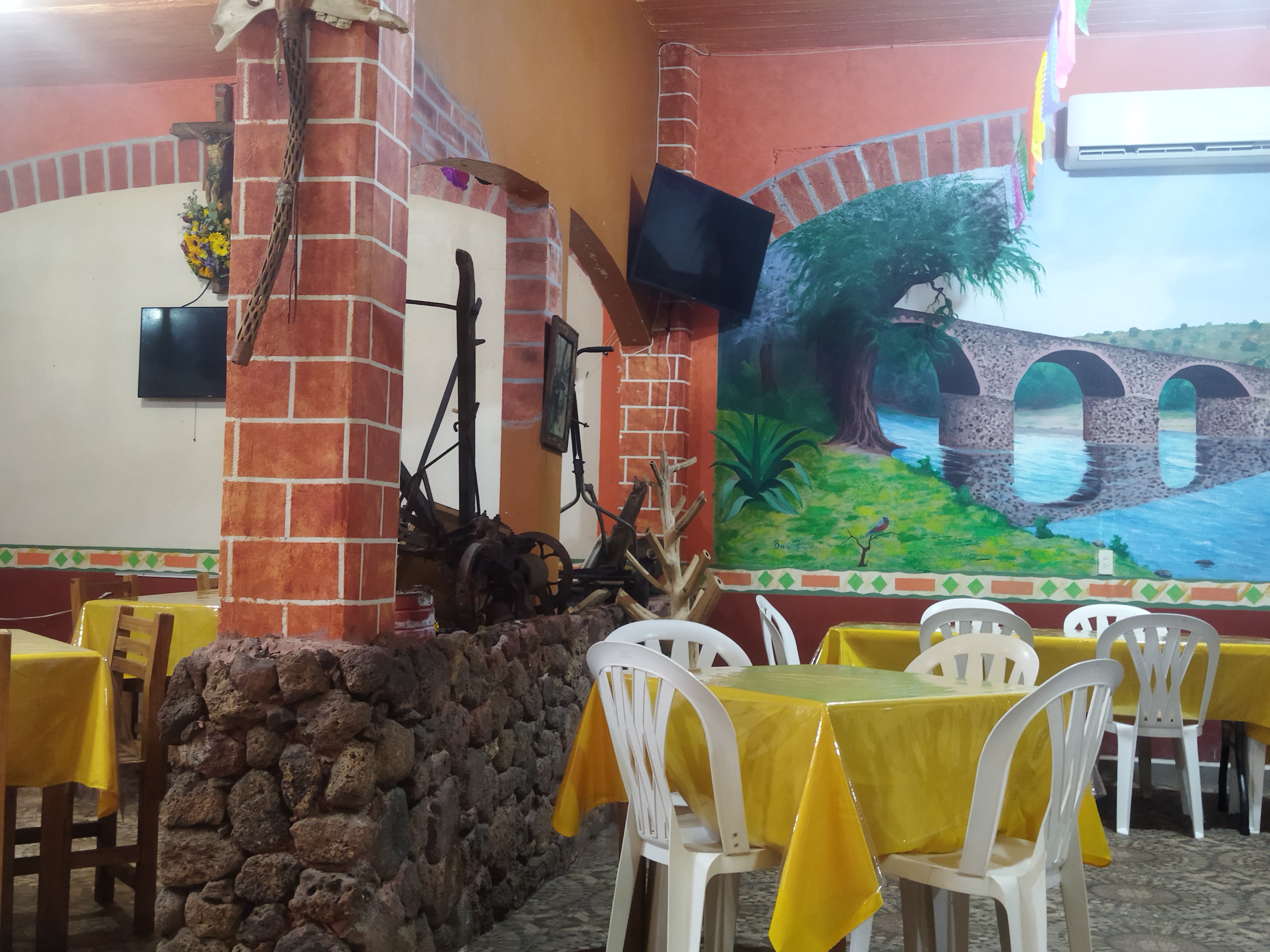 El Meson Del Pollo image 3