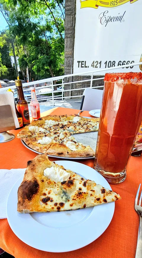 La Pequeña Italia de Don Vittorio Pizzeria - Restaurante image 7