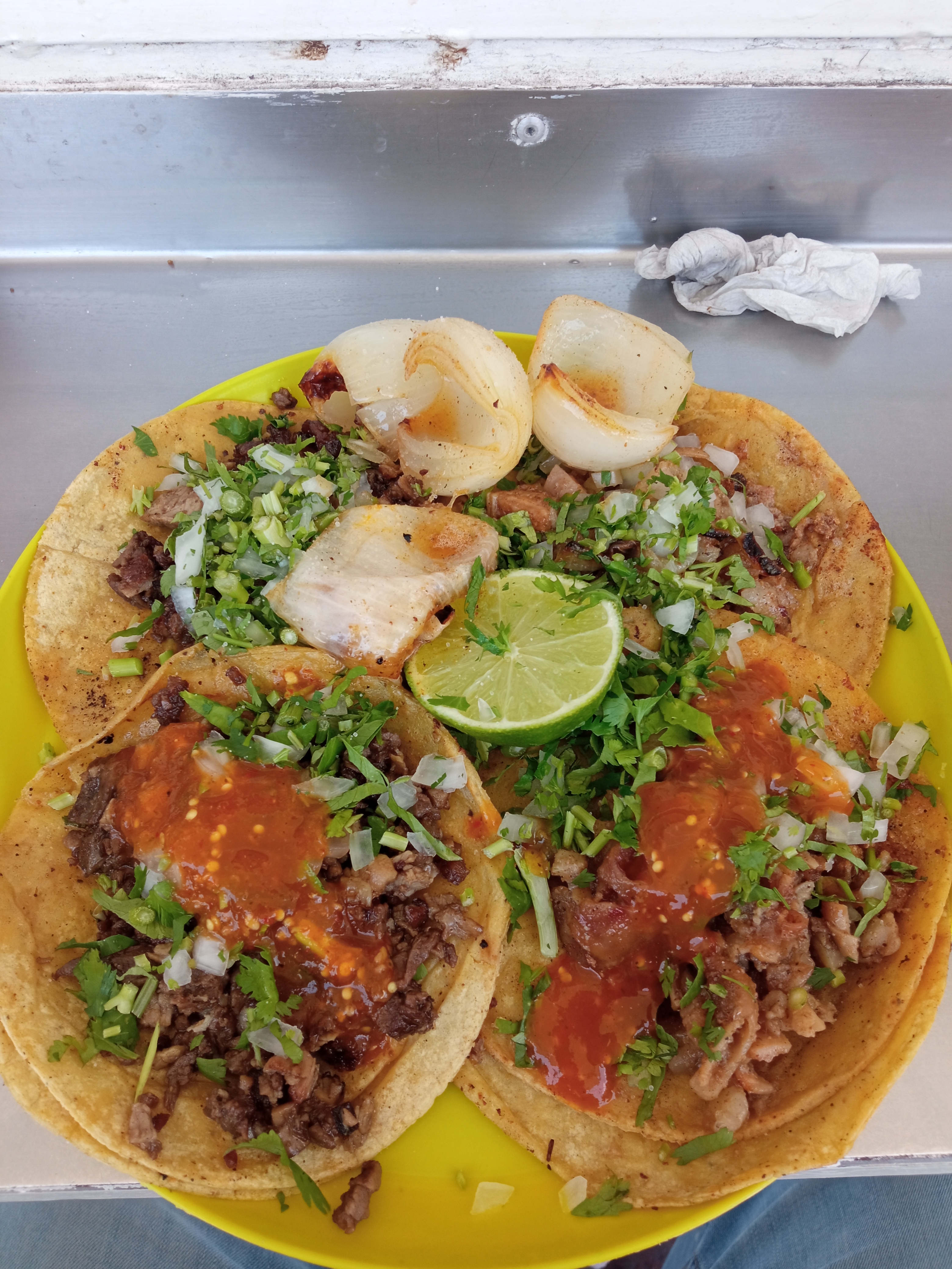 Tortas y tacos Vilchis image 3