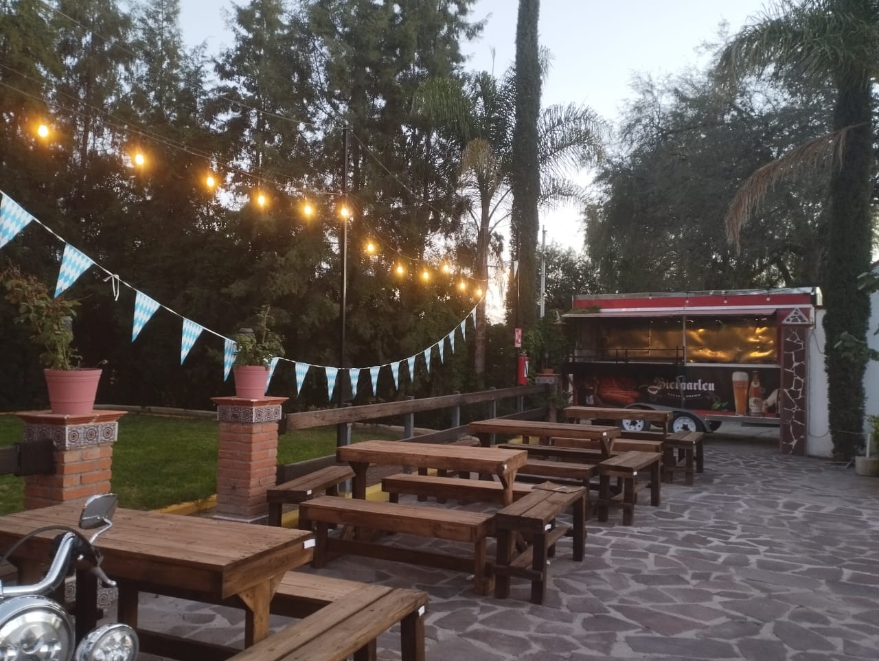 Biergarten SLP image 5