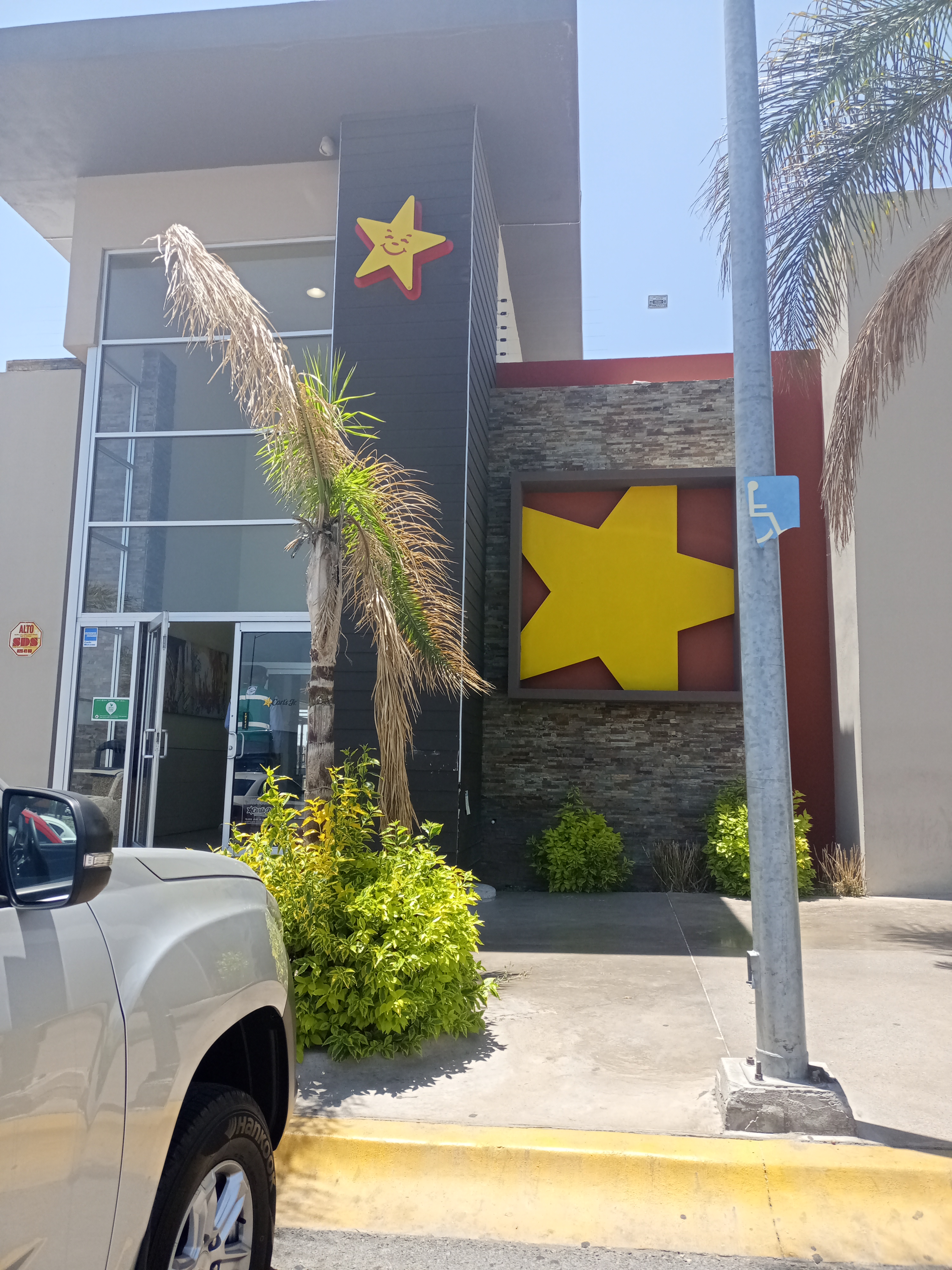Carl's Jr. Andares image 3